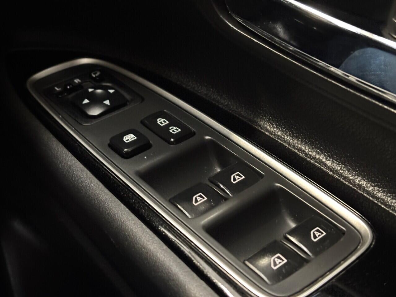 Mitsubishi Outlander view 44