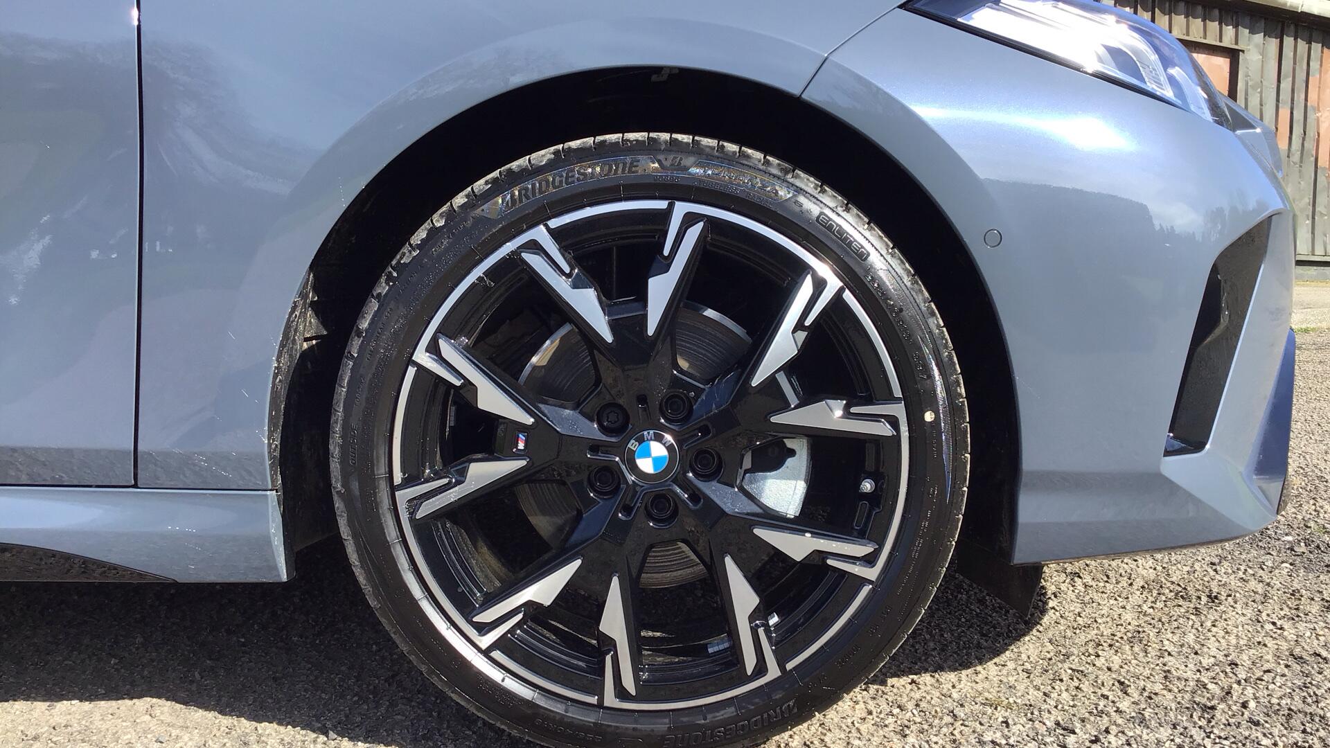 BMW 1 Series view 14