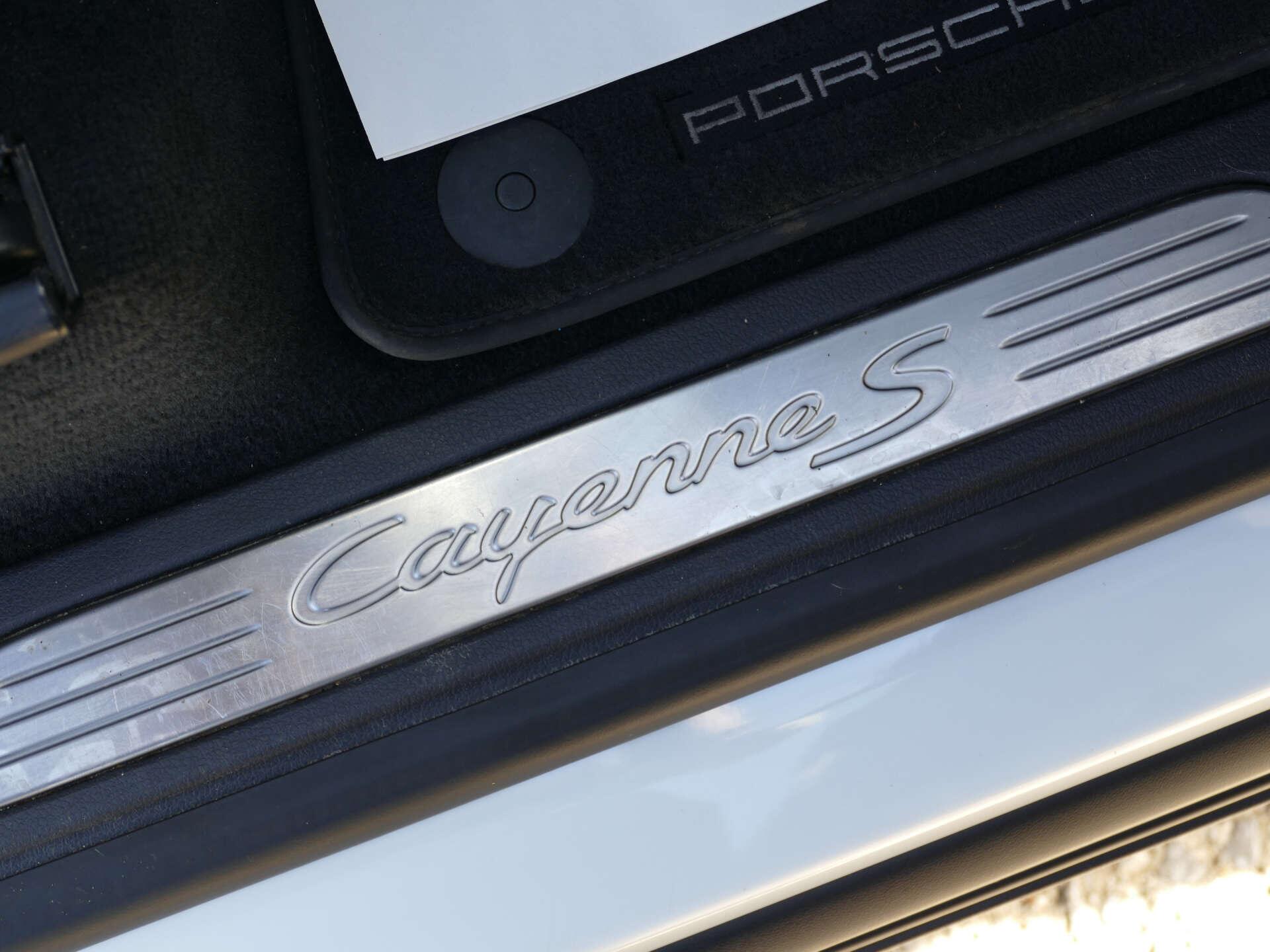 Porsche Cayenne view 55