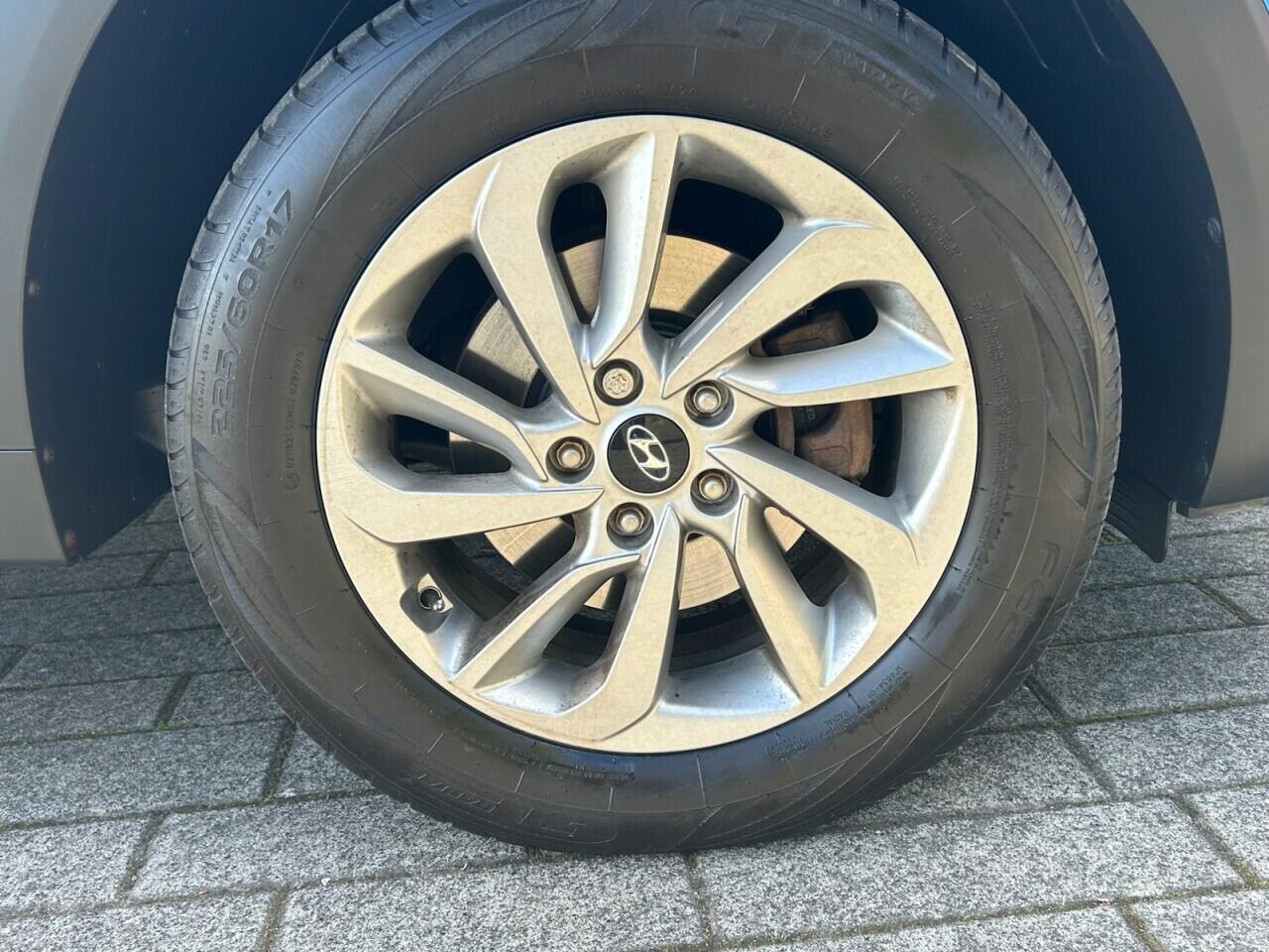 Hyundai Tucson view 4