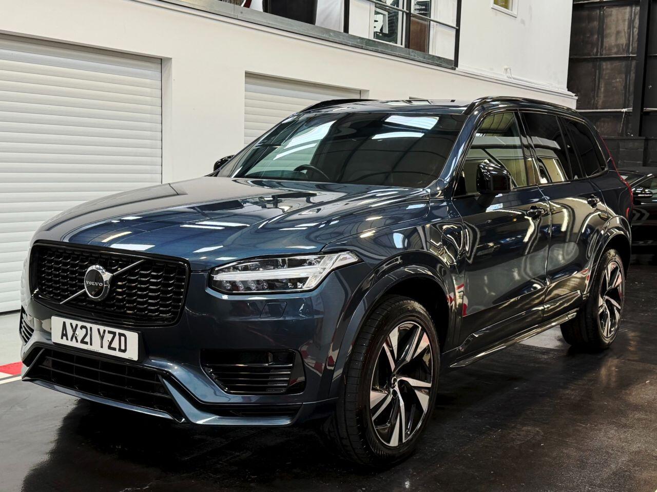 Volvo XC90 view 8