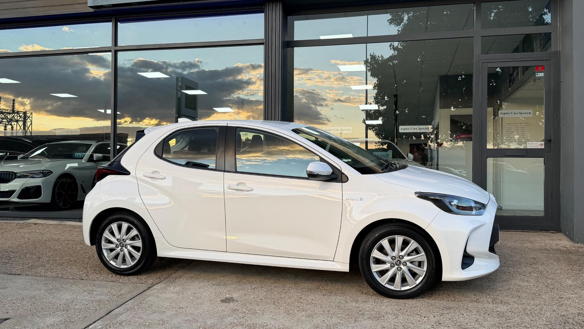 Toyota Yaris view 3