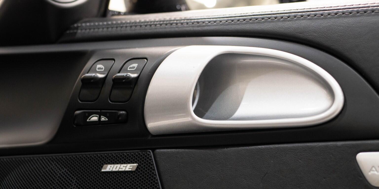 Porsche 911 view 25