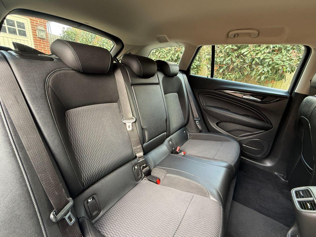 Vauxhall Insignia view 28