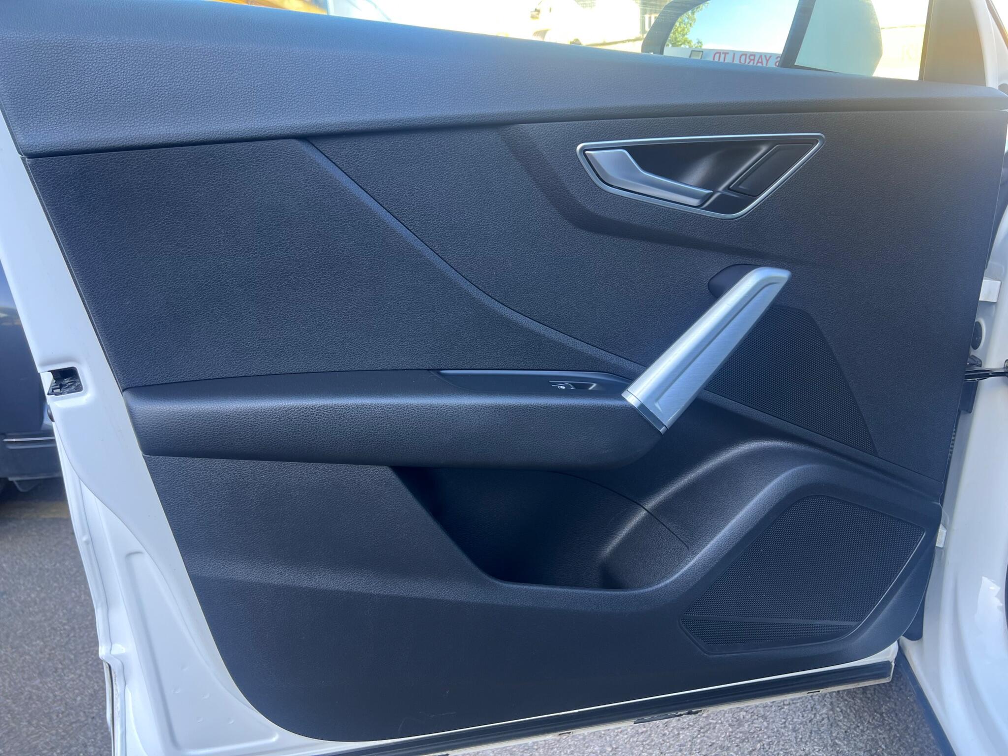 Audi Q2 view 35