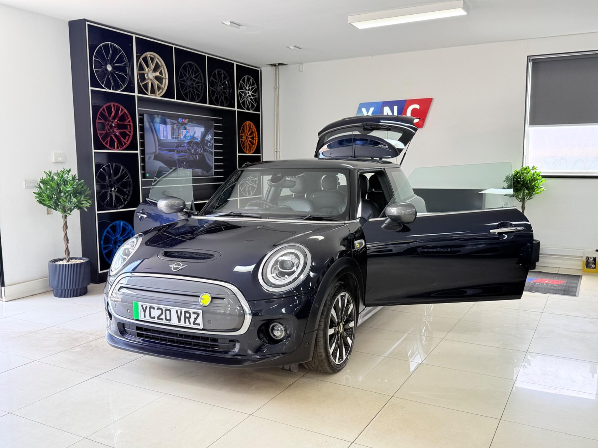 MINI Hatch view 49
