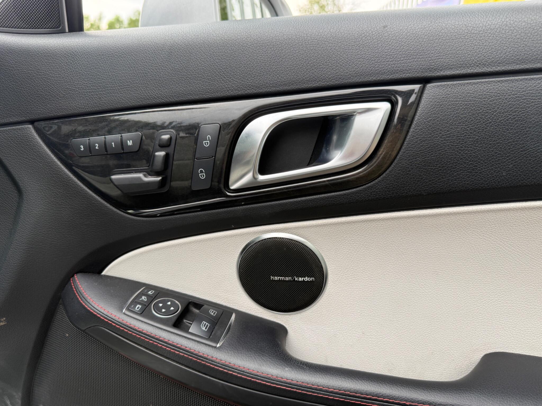 2012 Mercedes-Benz SLK image 16