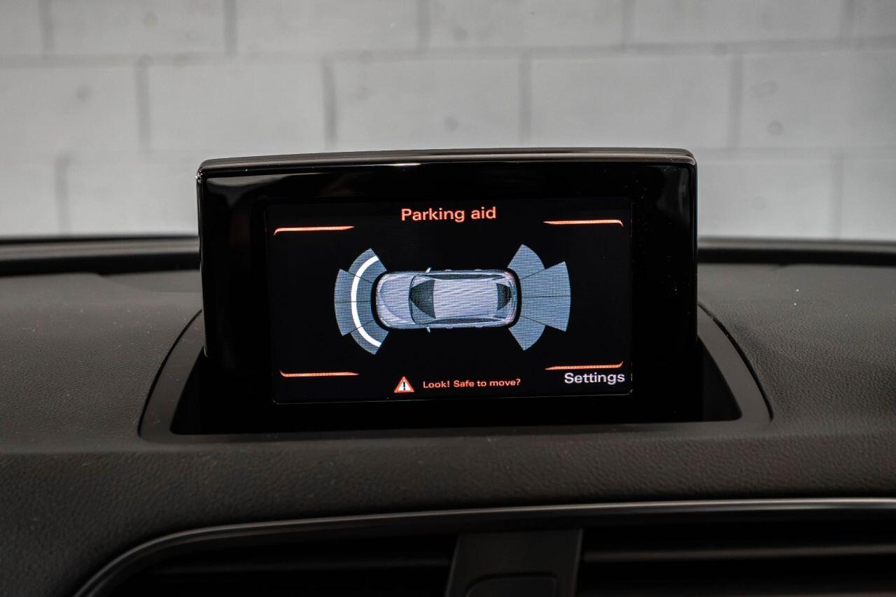 Audi Q3 view 33
