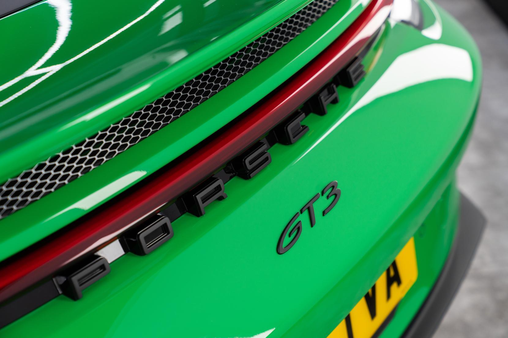 Porsche 911 view 36
