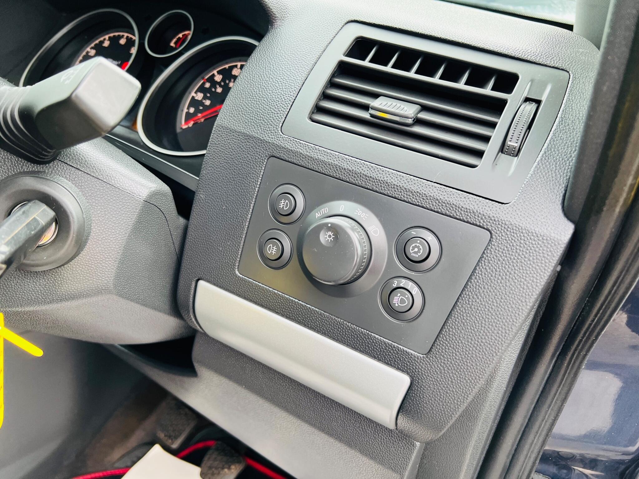 2010 Vauxhall Zafira image 9