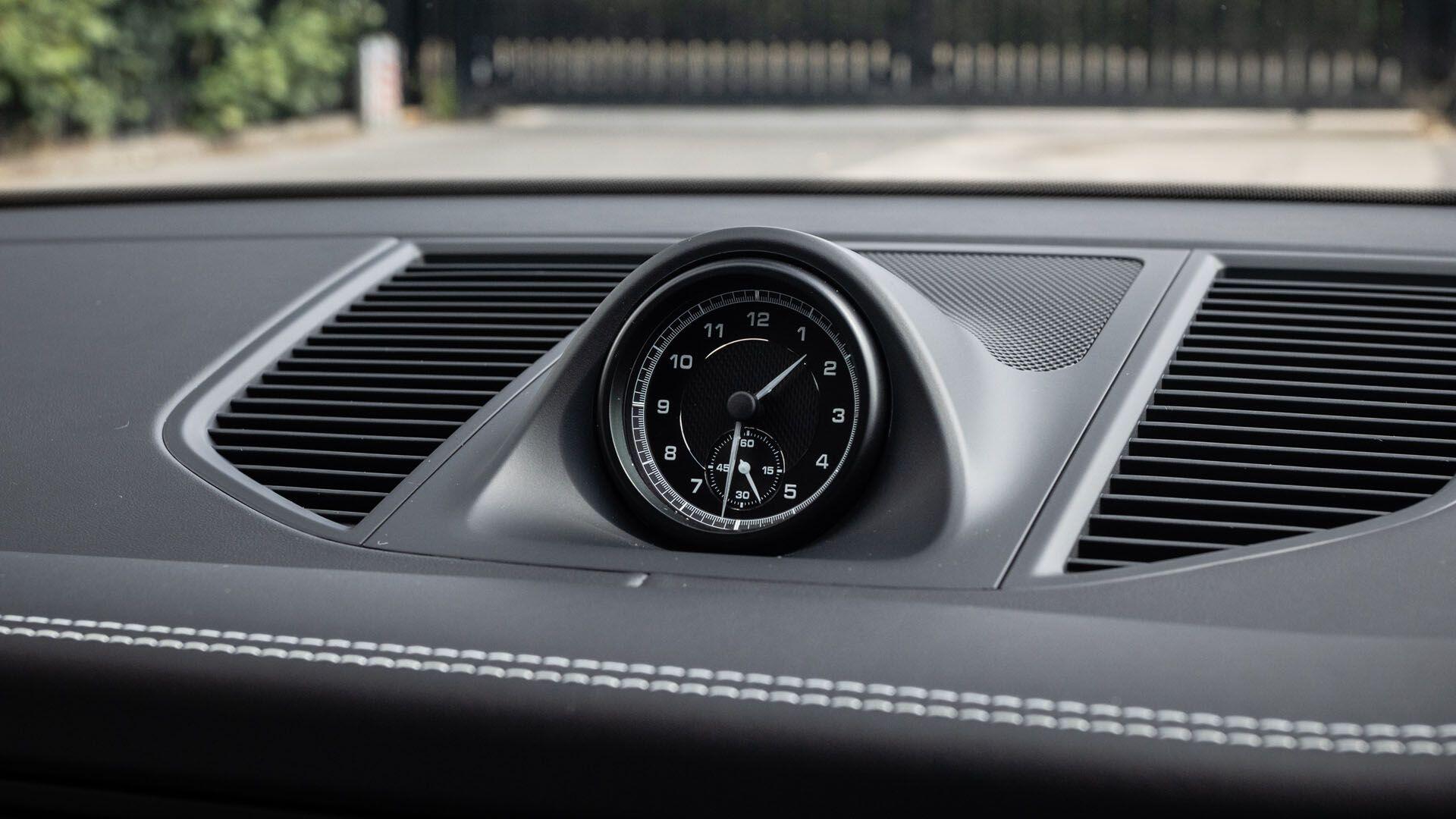 Porsche Macan view 29