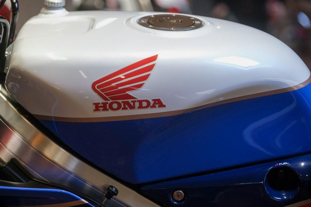 Honda VFR750 view 14