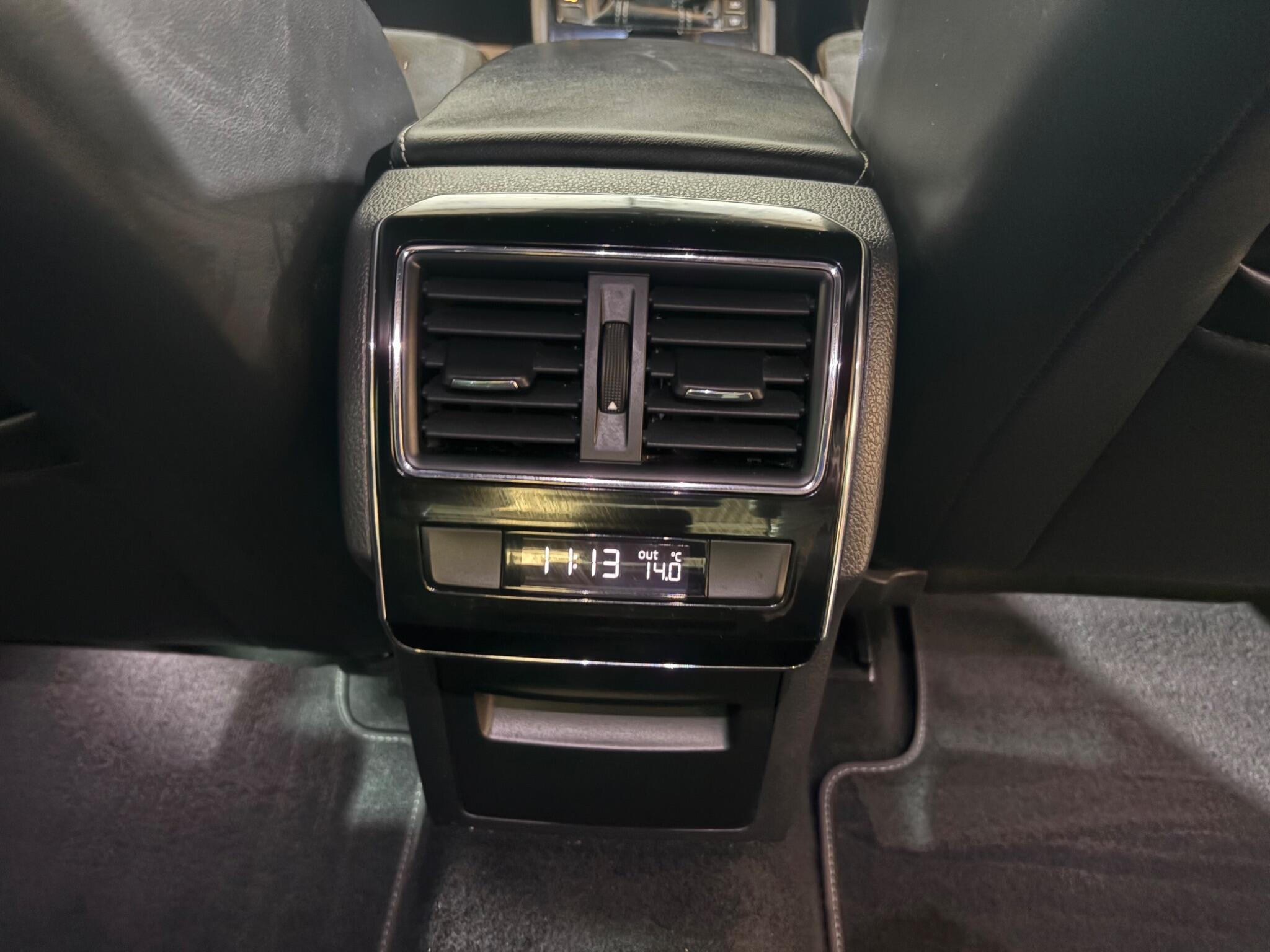 Skoda Superb view 73