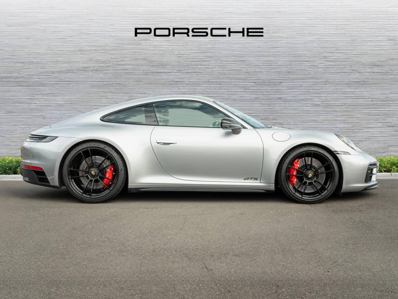 Porsche 911 view 2