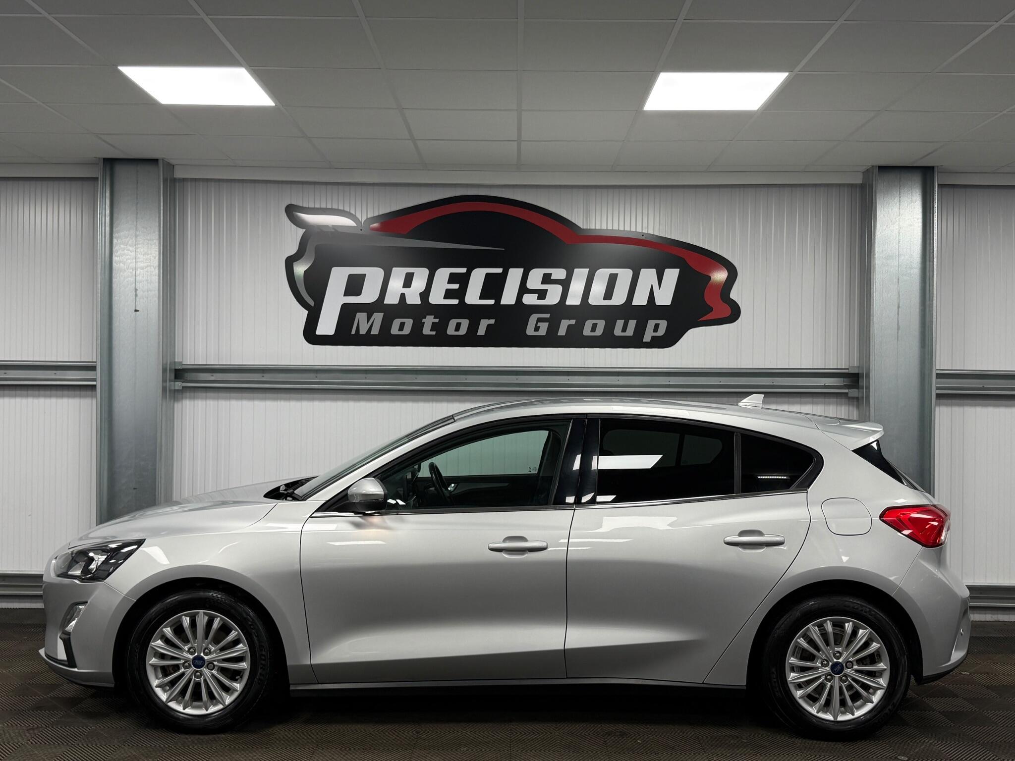 Ford Focus view 9