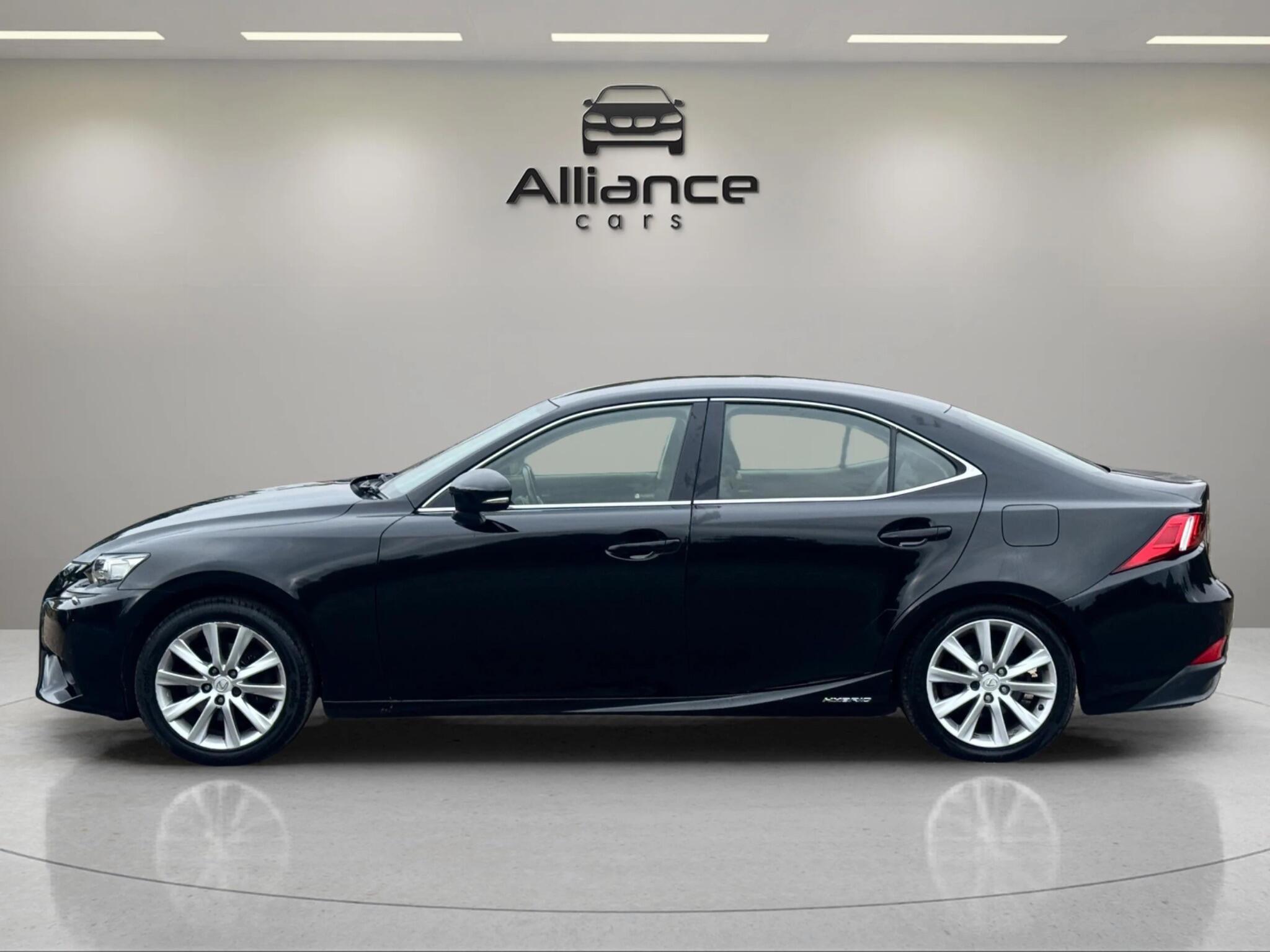 Lexus Is view 11