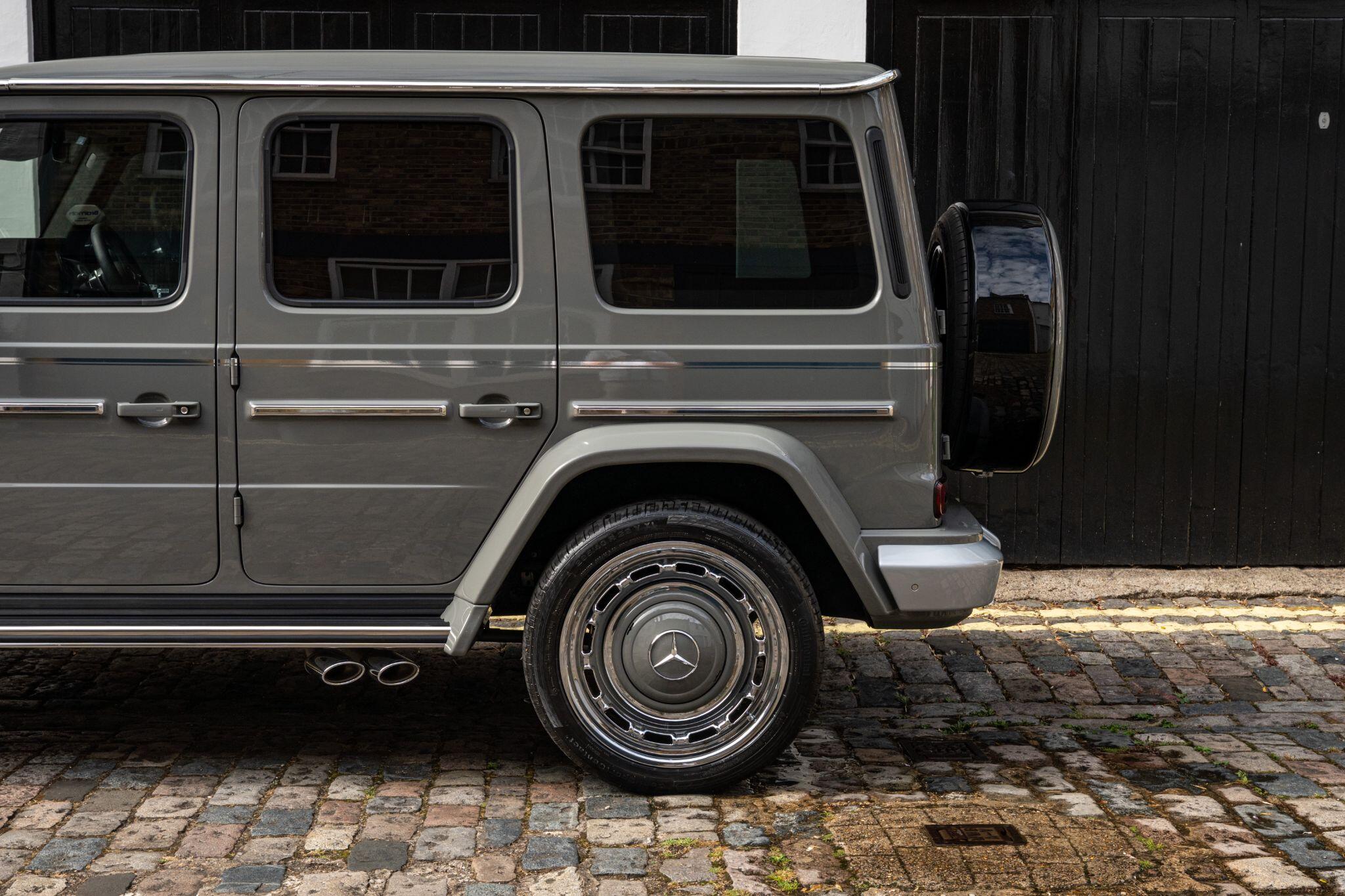 Mercedes-Benz G-Class view 32