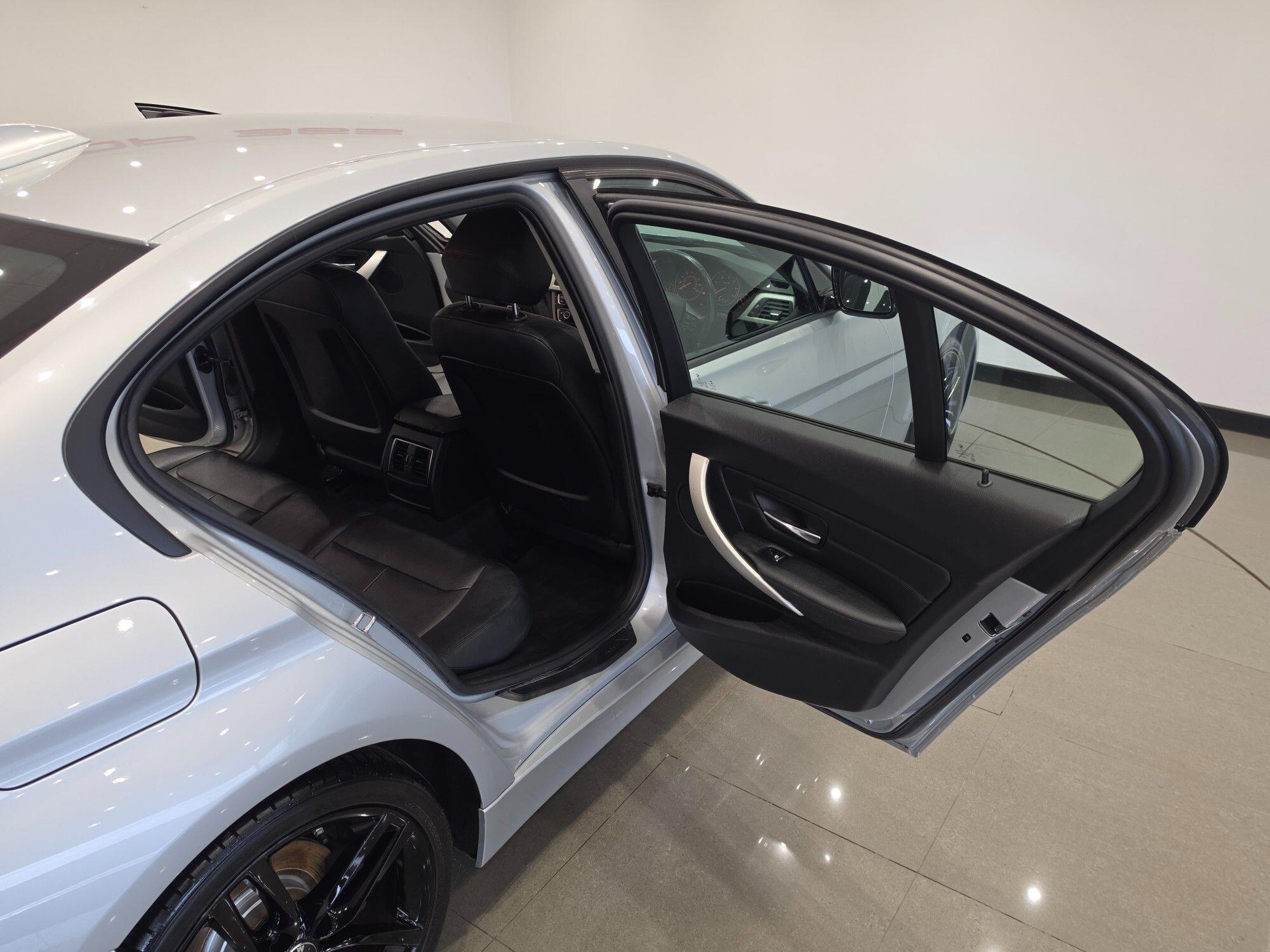 BMW 3 Series view 37