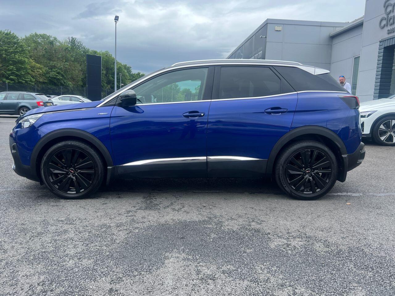 Peugeot 3008 view 3