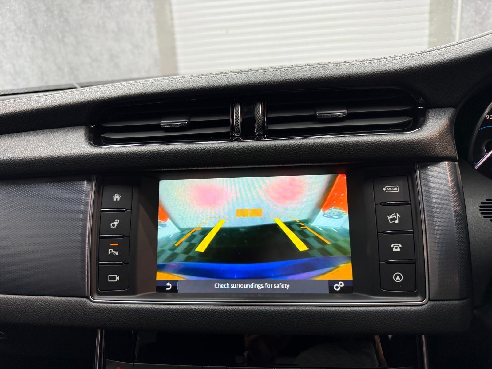 Jaguar XF view 16