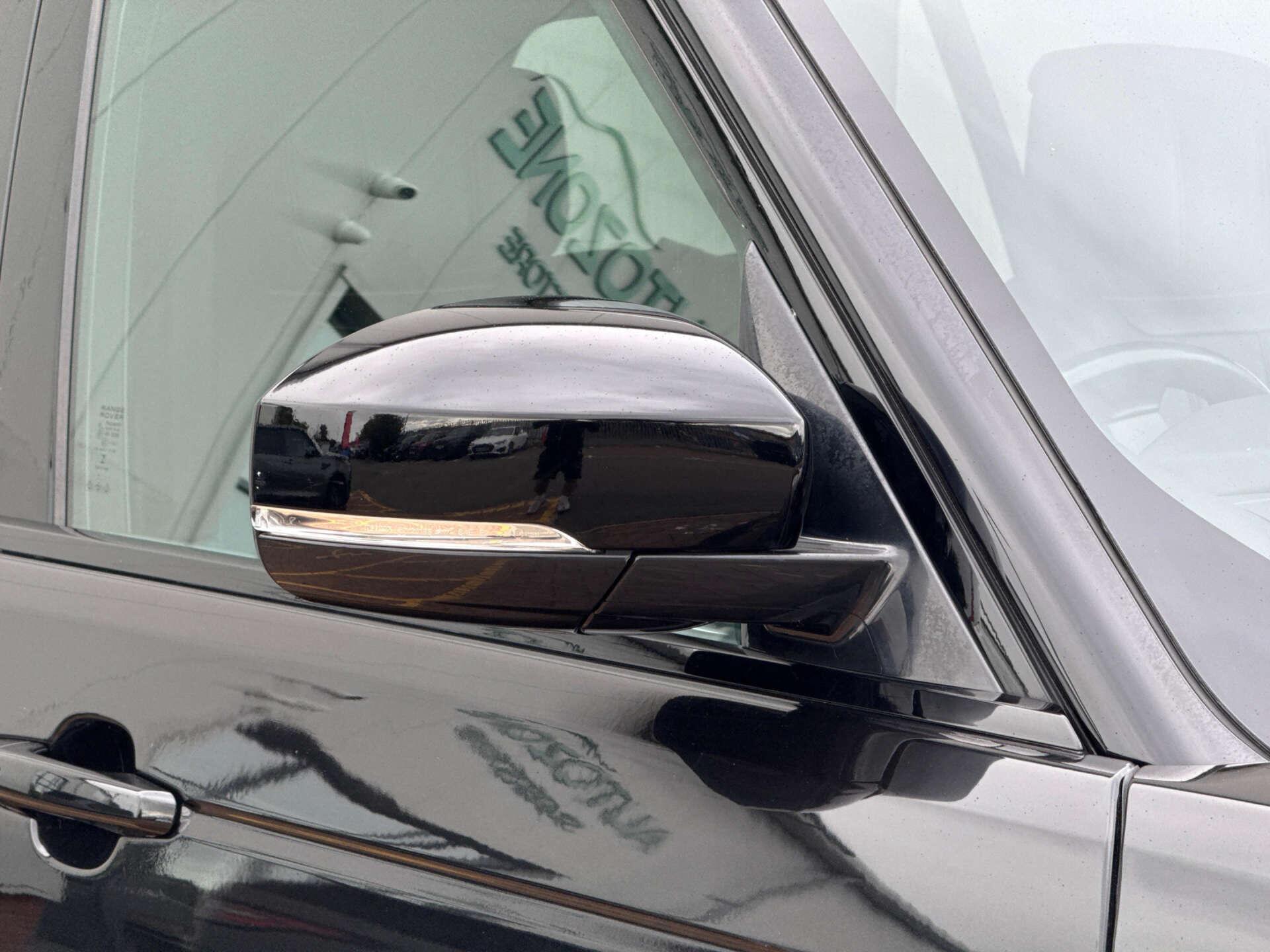 Land Rover Range Rover view 24