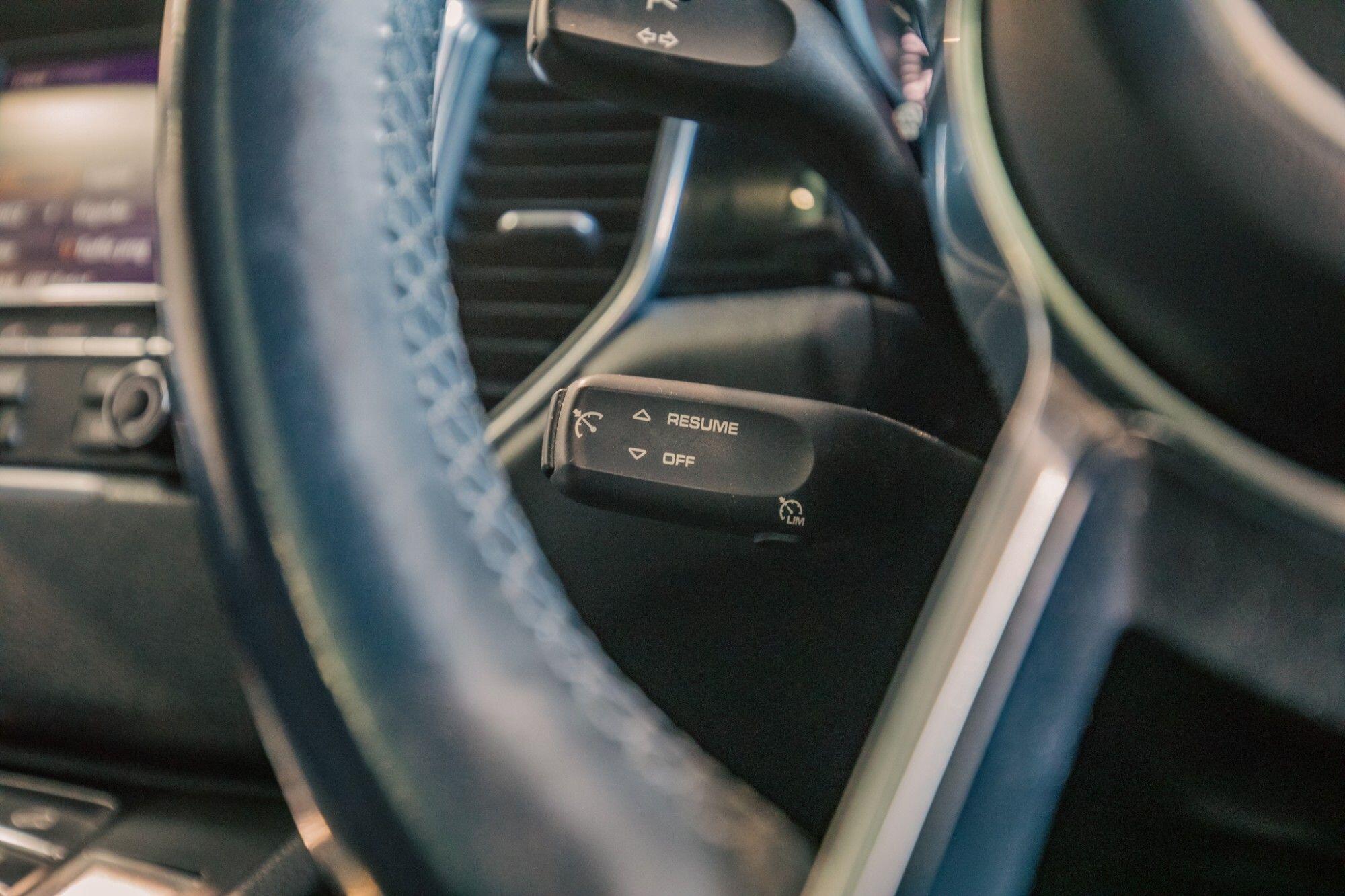 Porsche Macan view 15