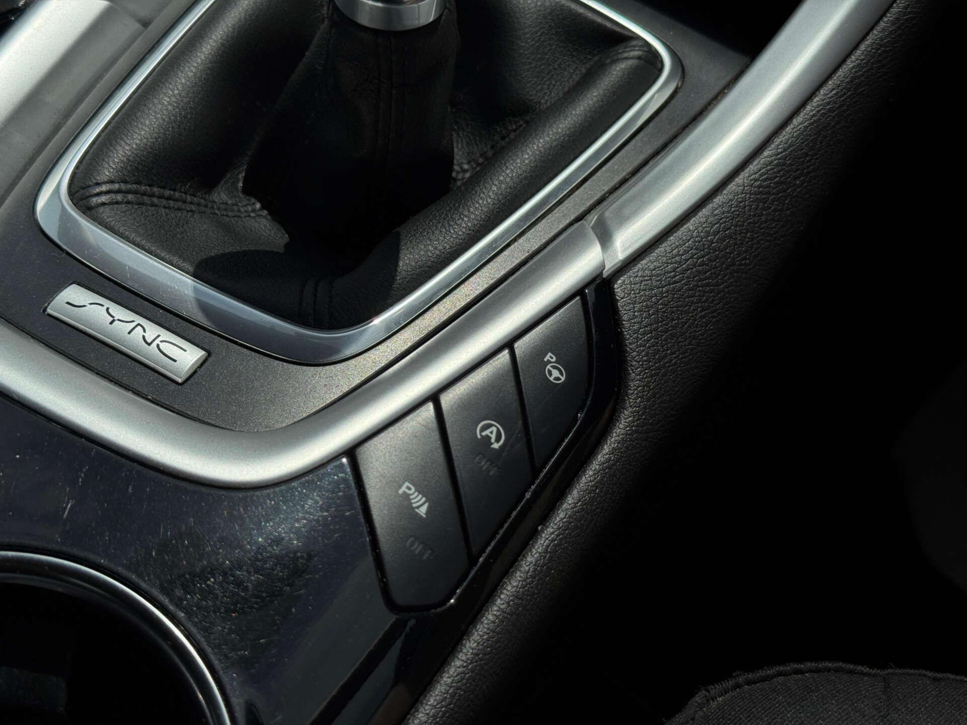 Ford Mondeo view 49