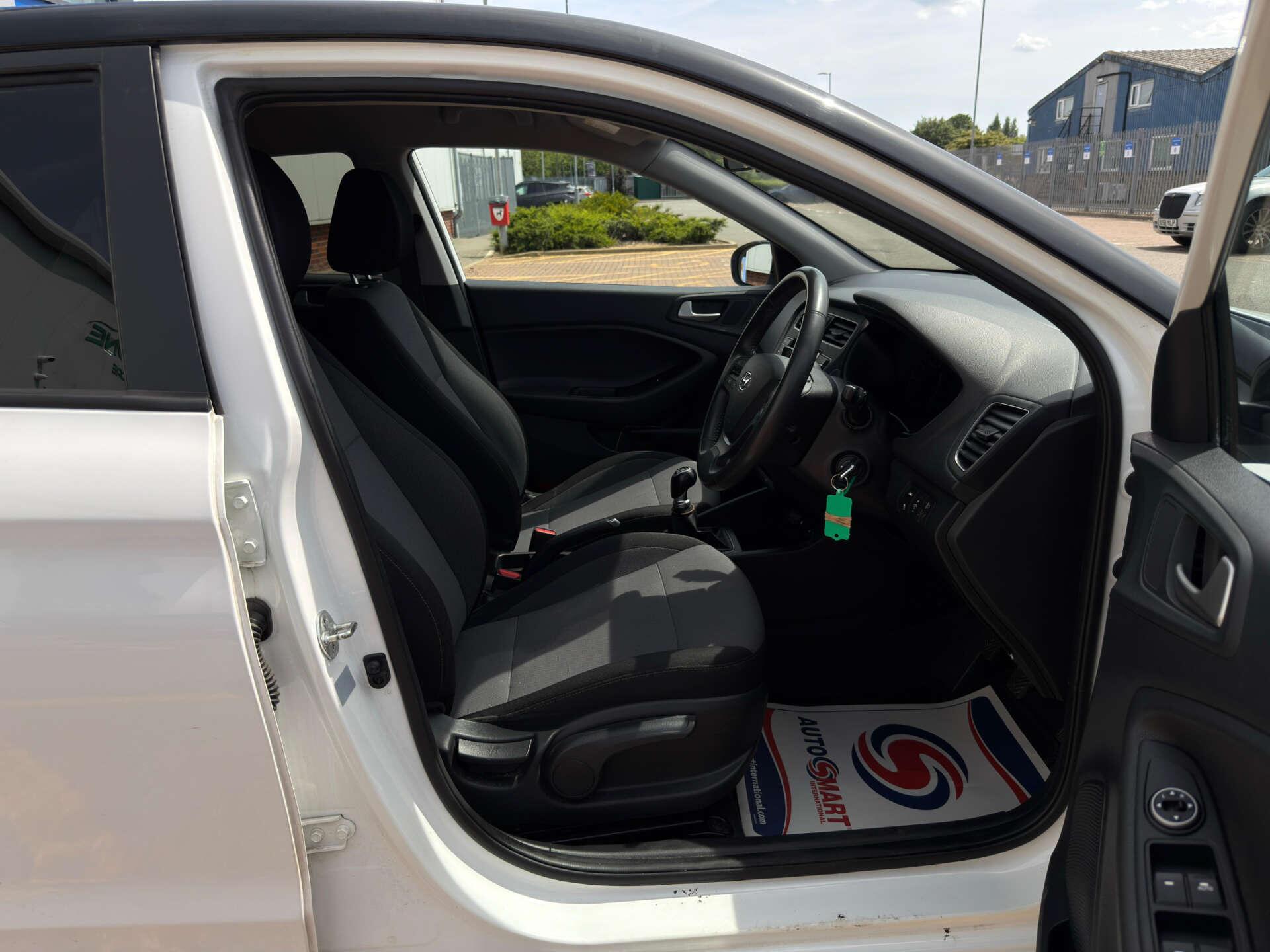 Hyundai I20 view 23