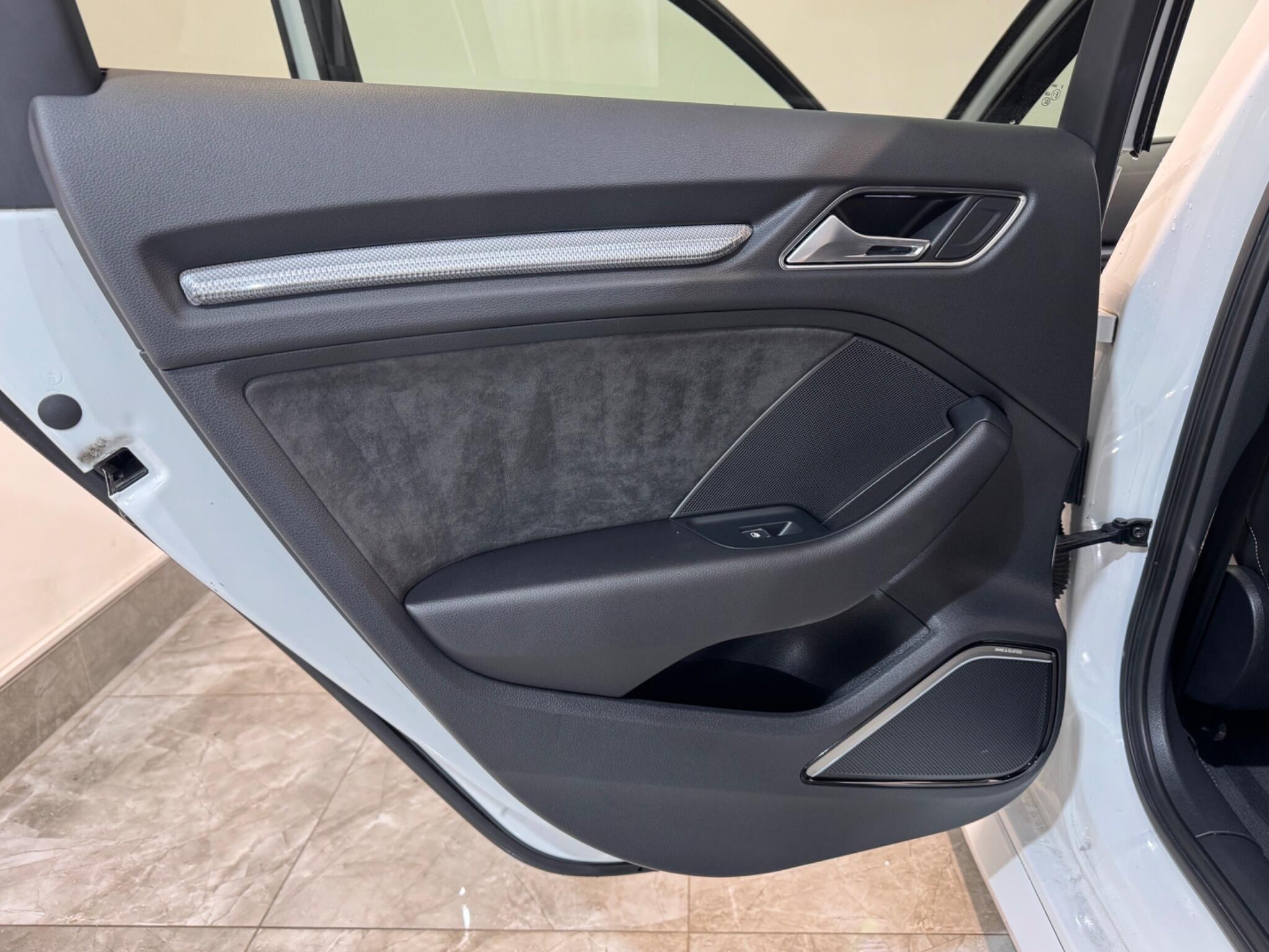 Audi RS3 view 60