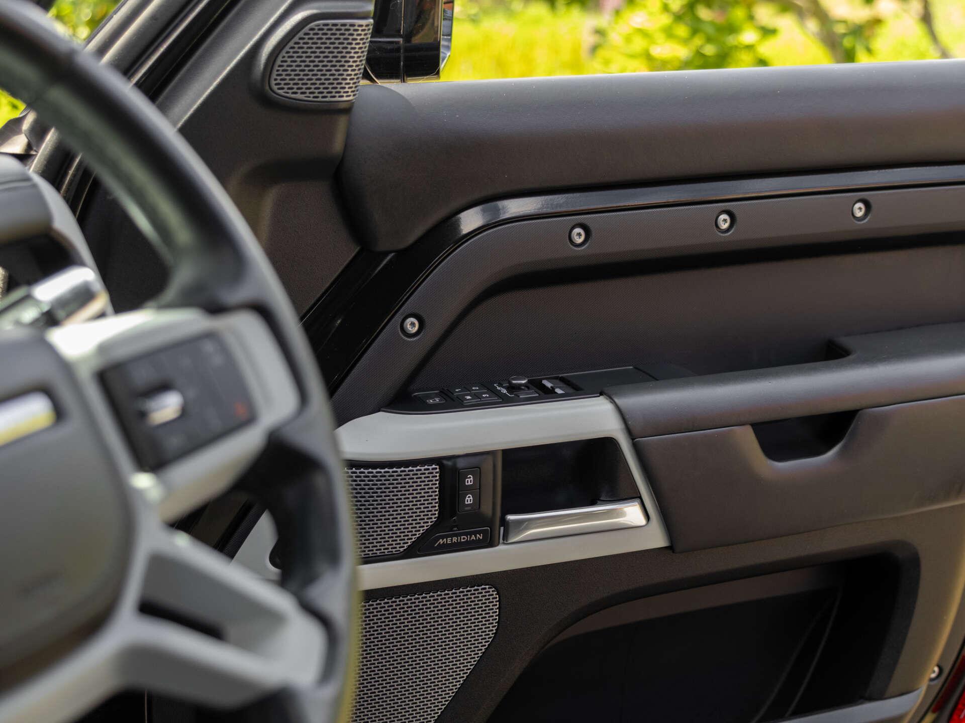 Land Rover Defender view 42