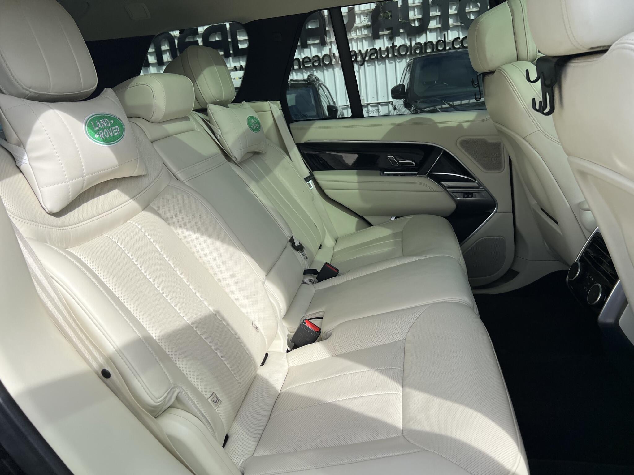 Land Rover Range Rover view 13