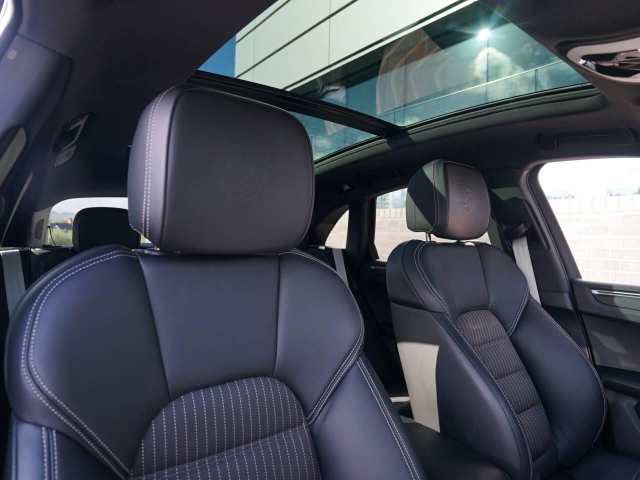 Porsche Macan view 10