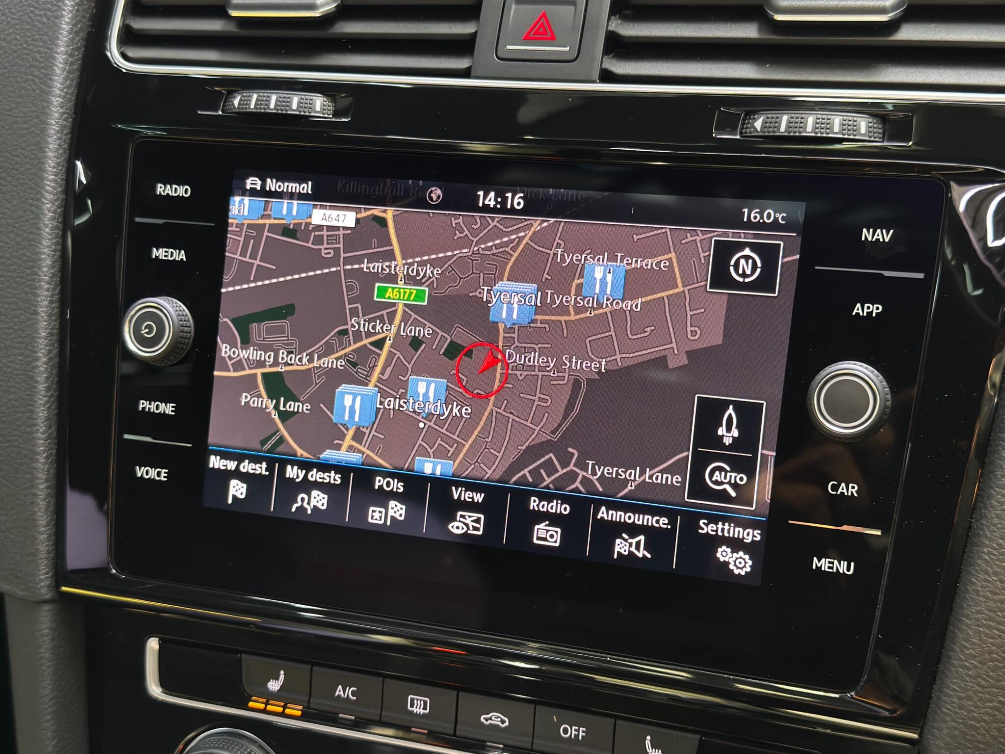Volkswagen Golf view 10