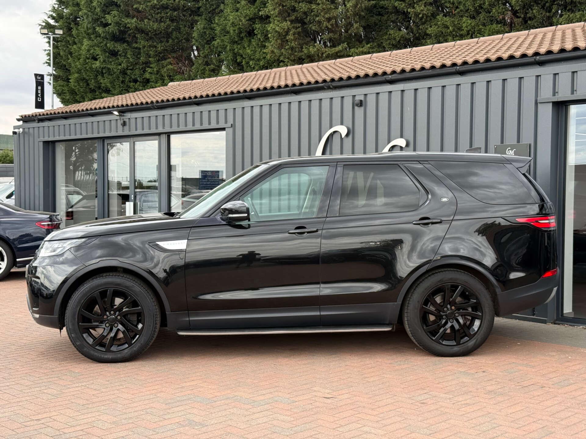 Land Rover Discovery view 11