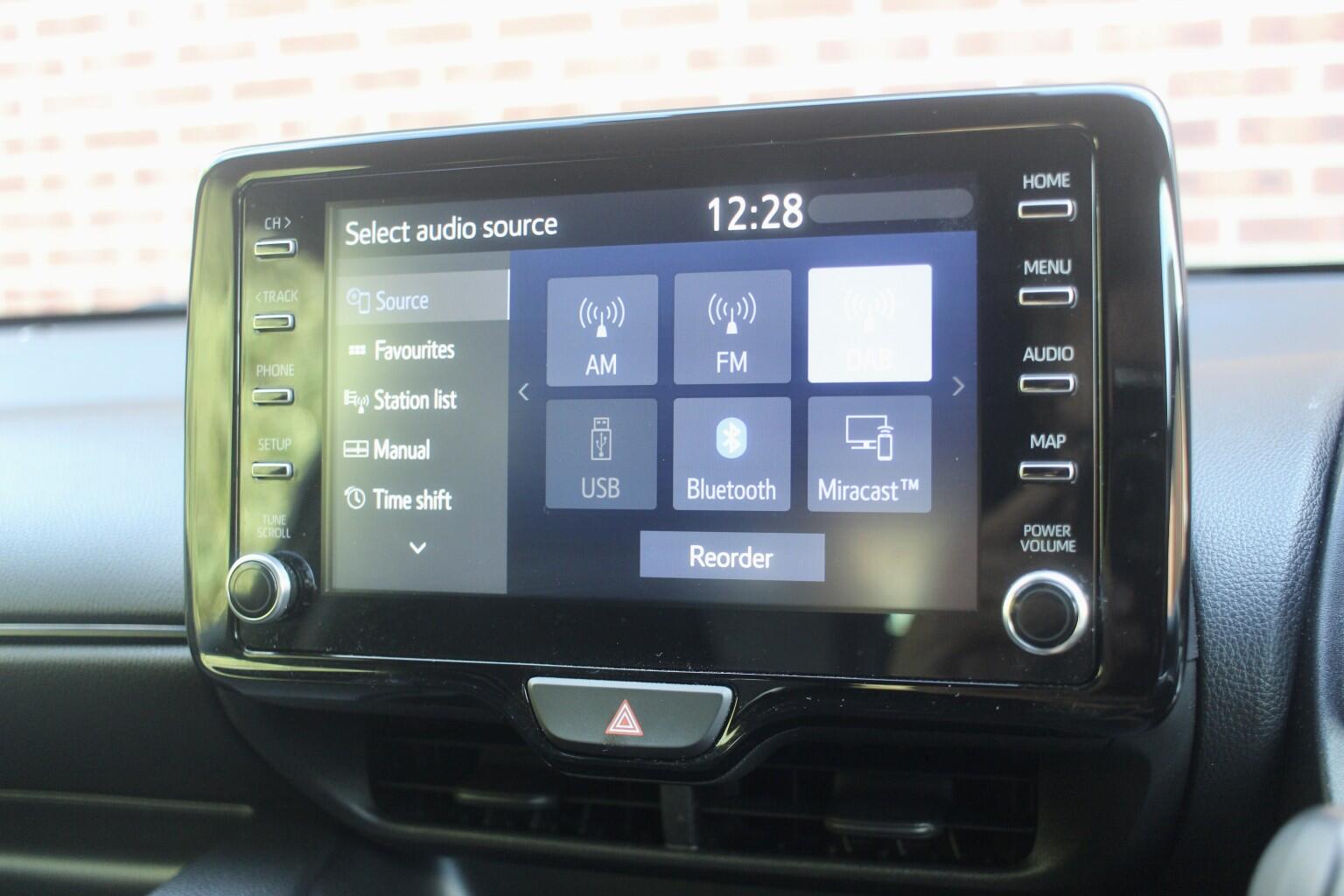 Toyota Yaris view 16