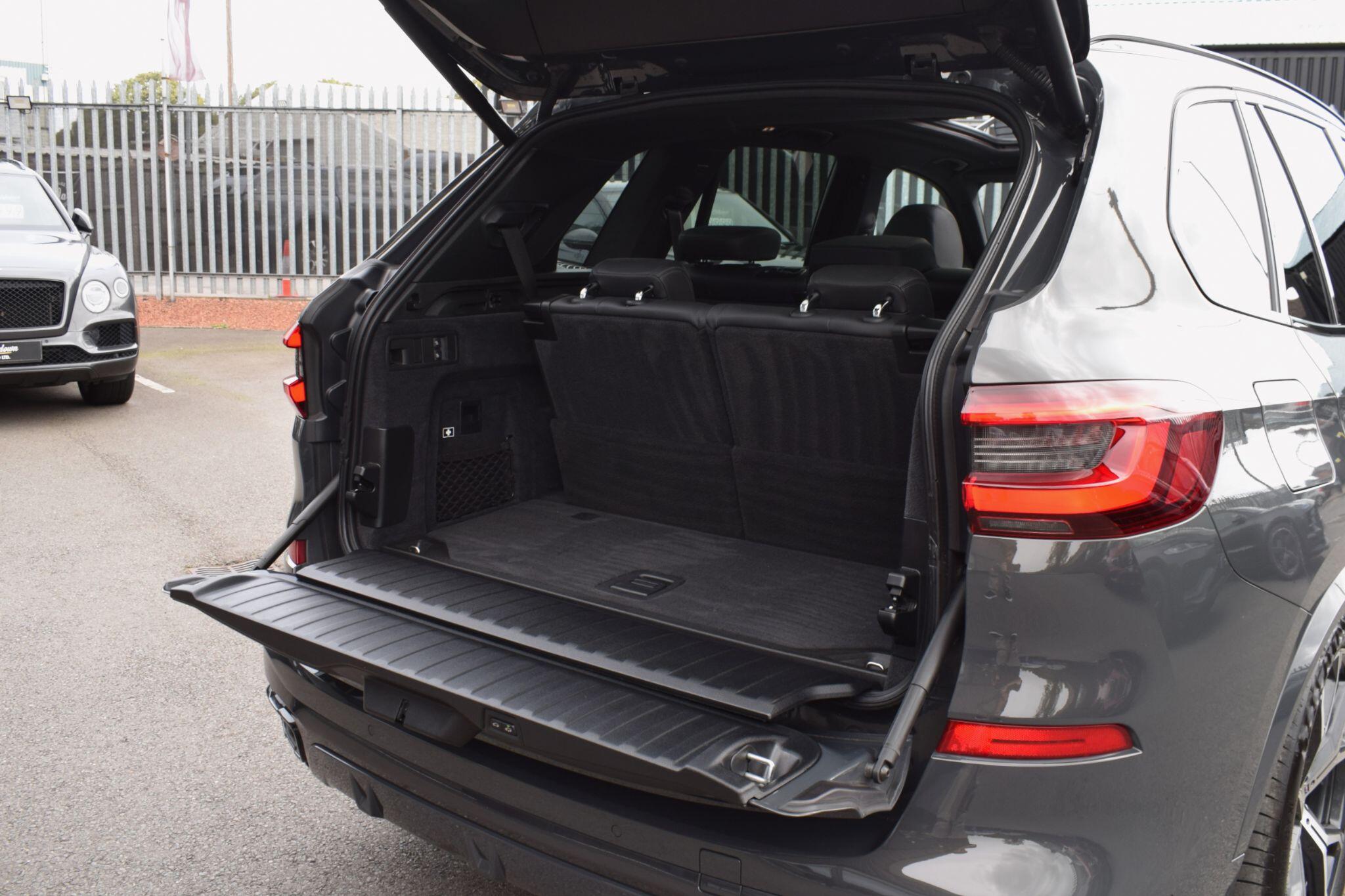 BMW X5 view 23