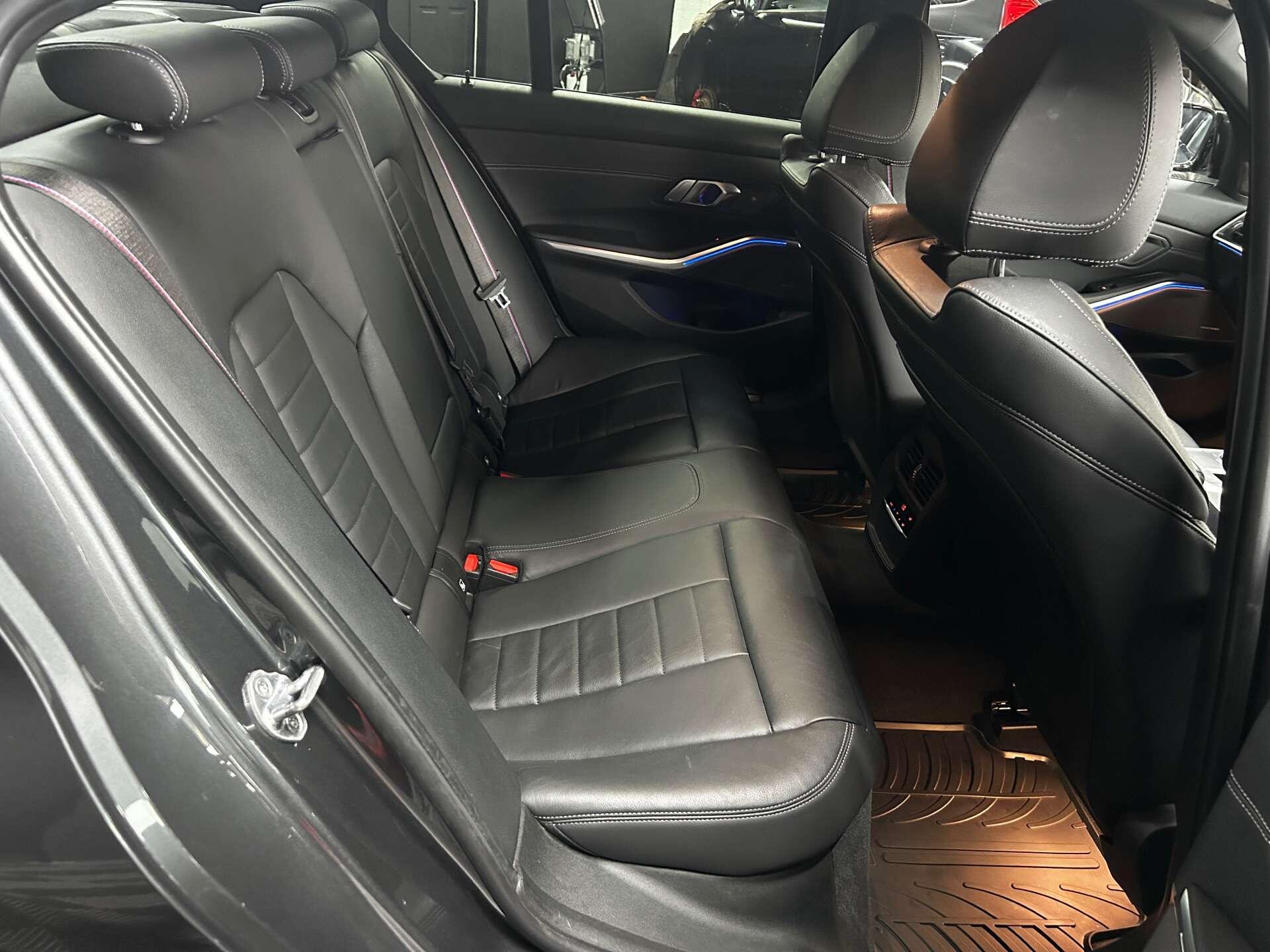 BMW 3 Series view 34