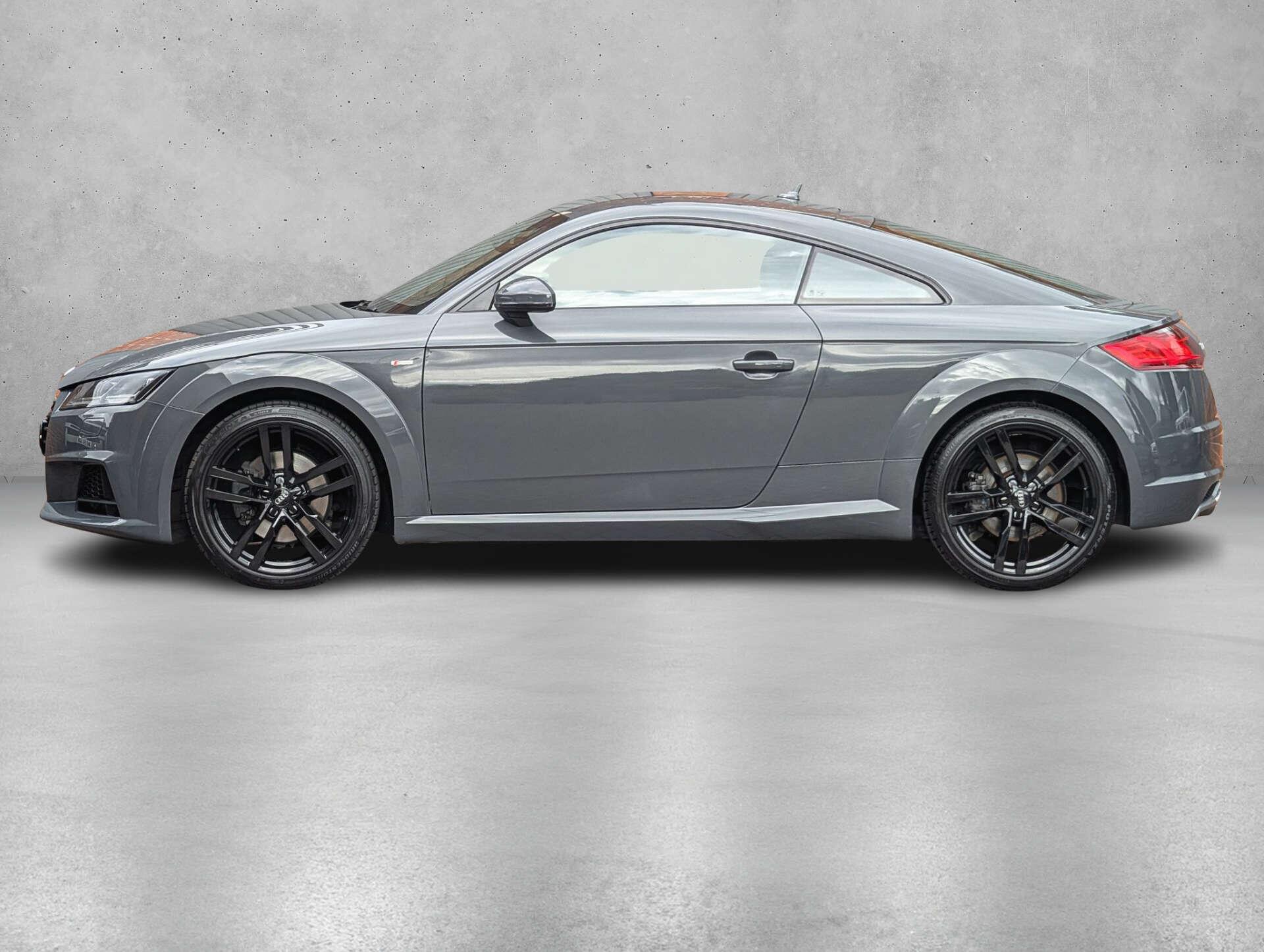 Audi TT view 4