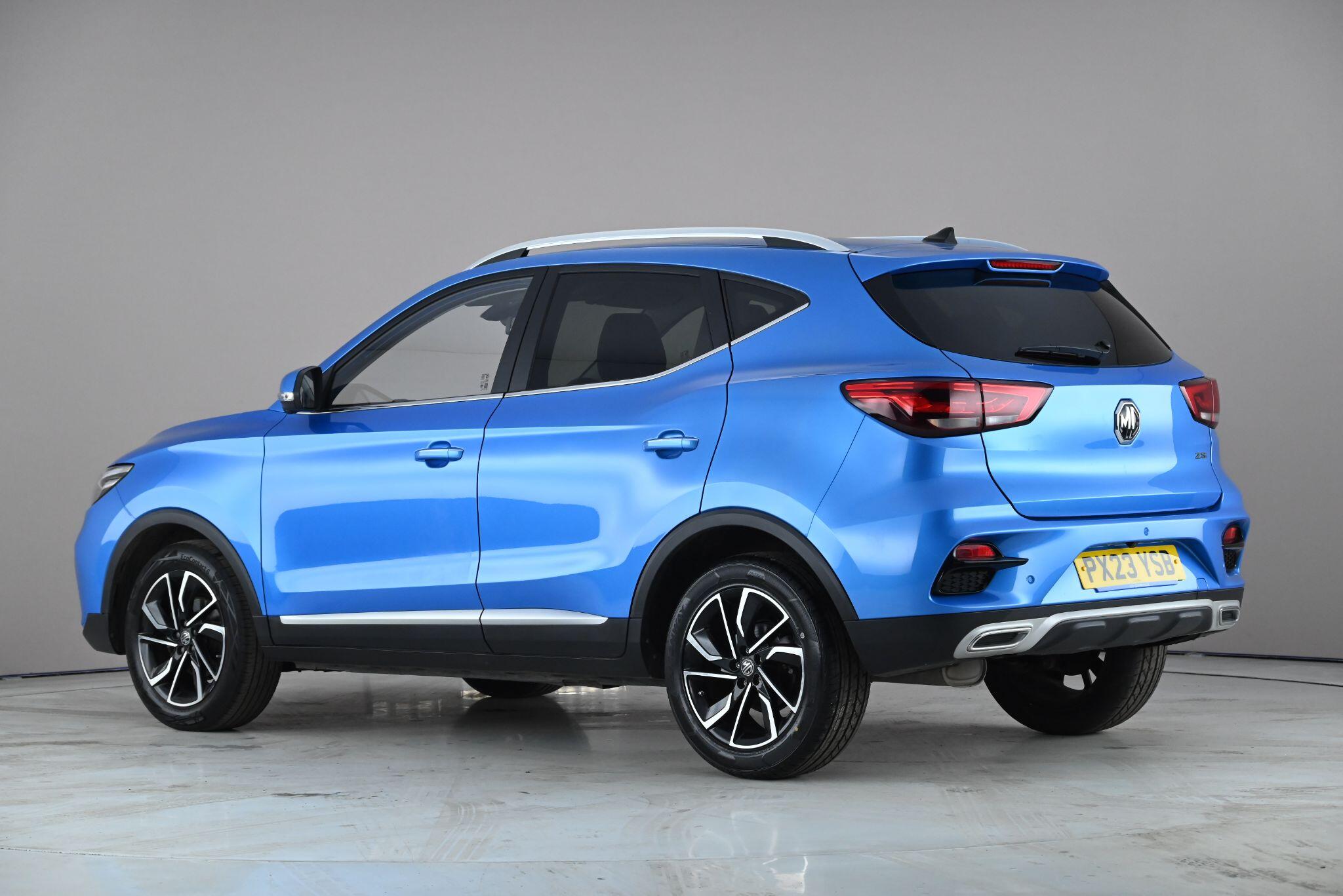 MG ZS view 4