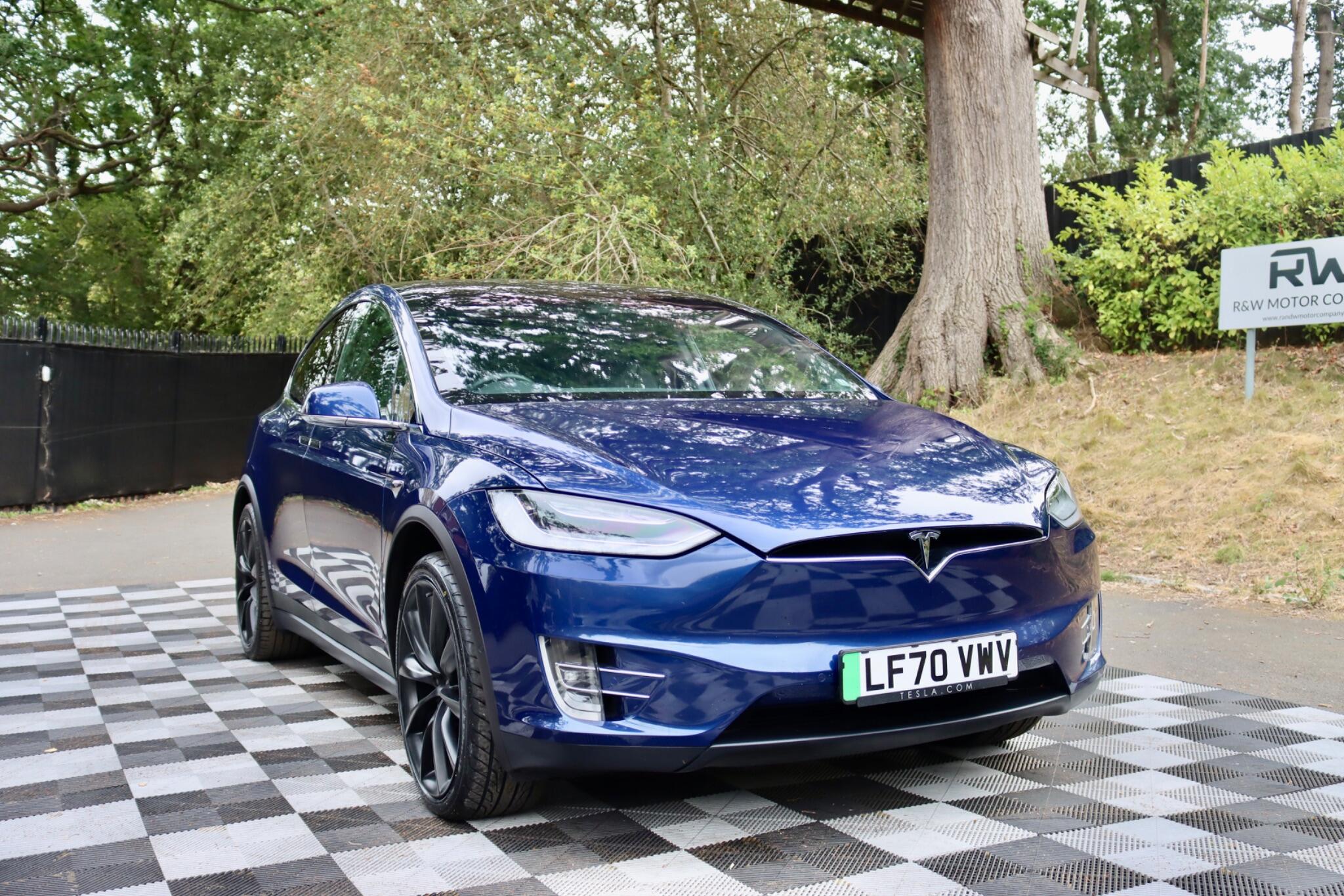 Tesla Model X view 39