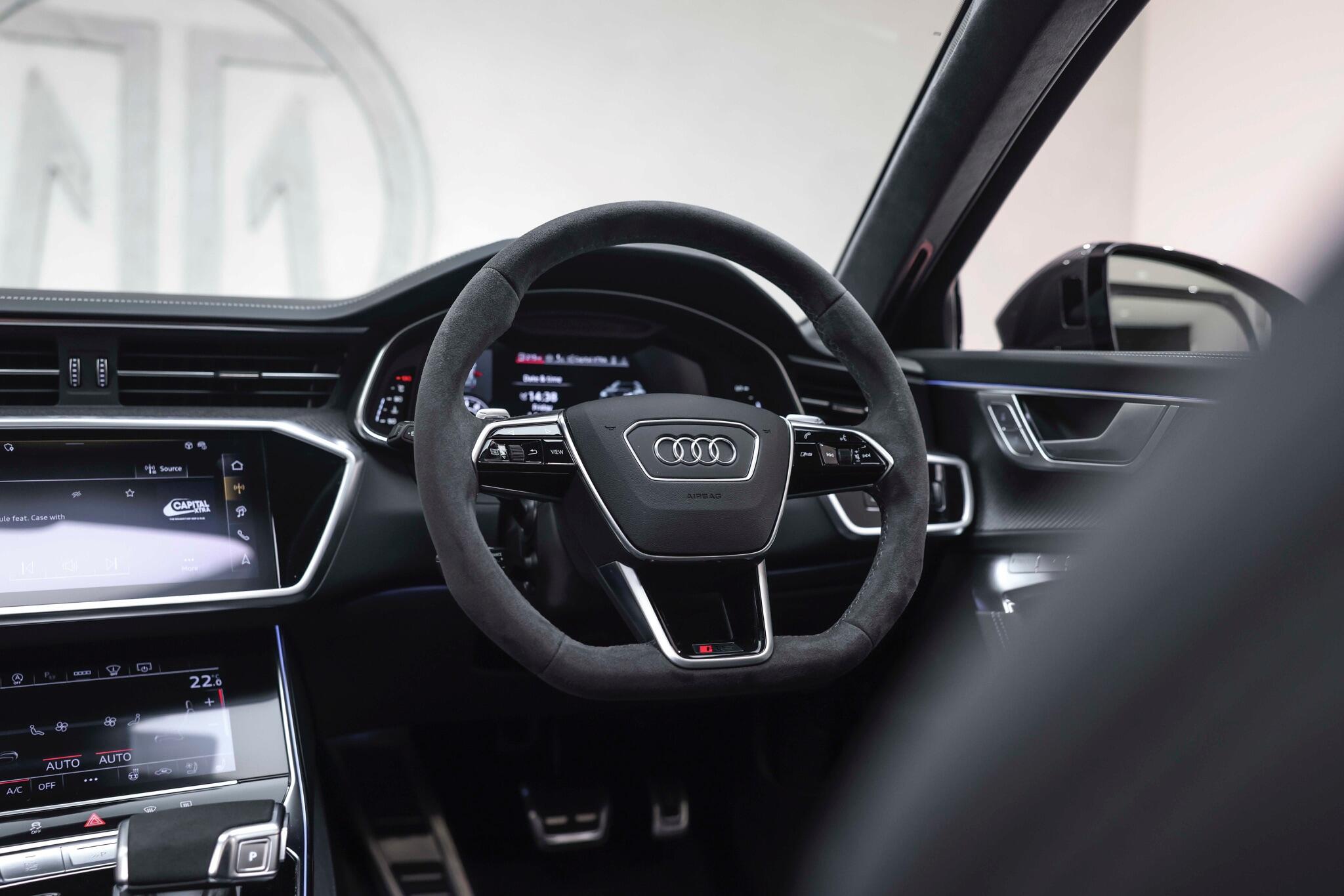 Audi RS6 Avant view 52