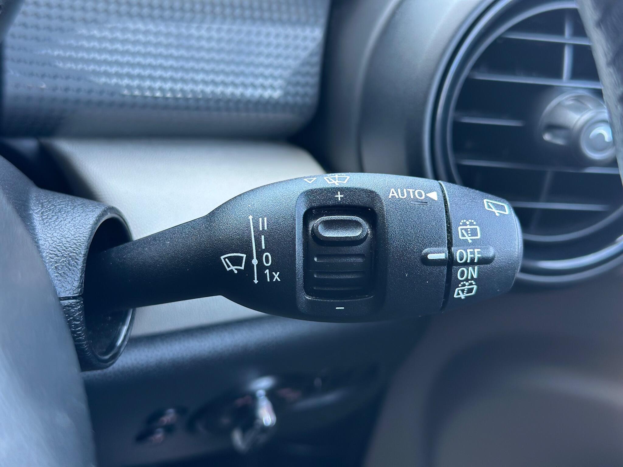 MINI Hatch view 33