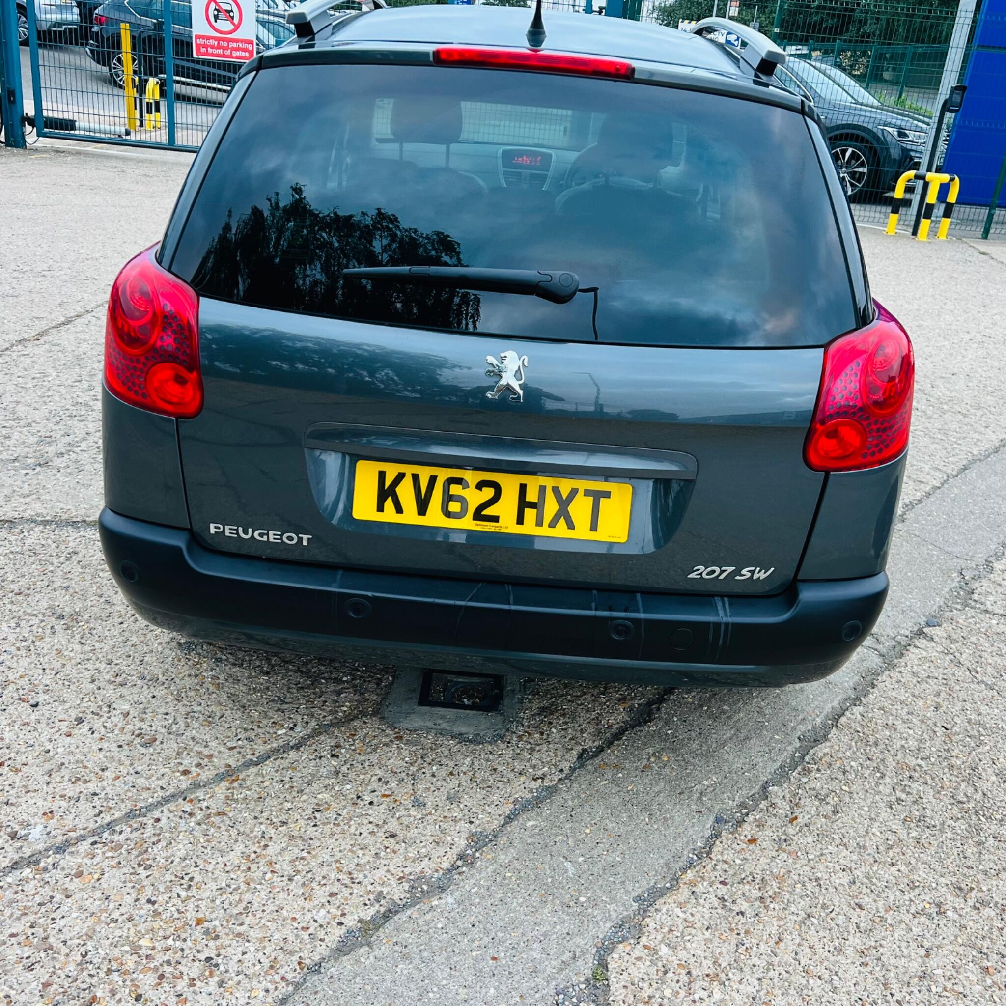 Peugeot 207 SW view 8