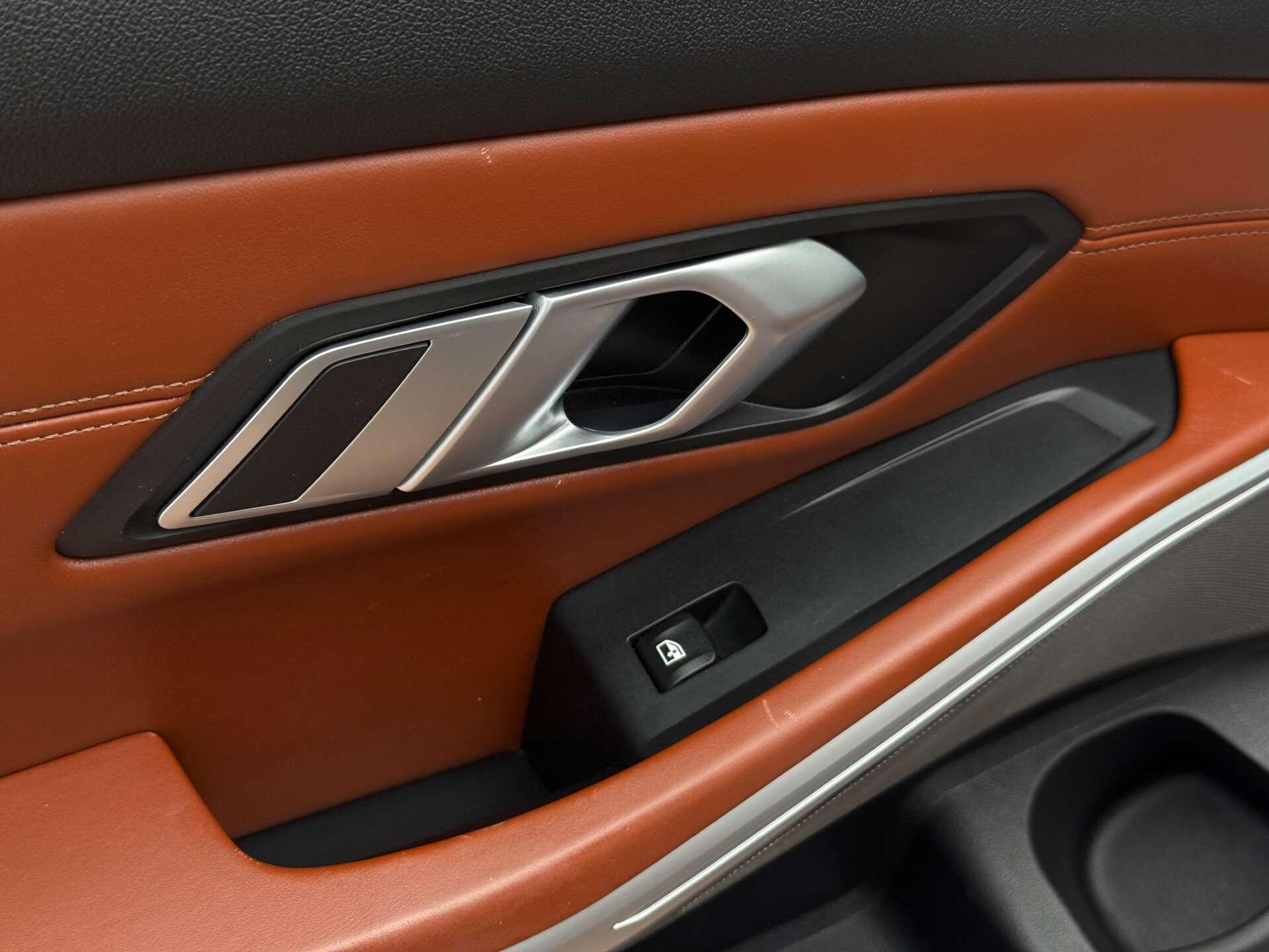 BMW 3 Series view 30