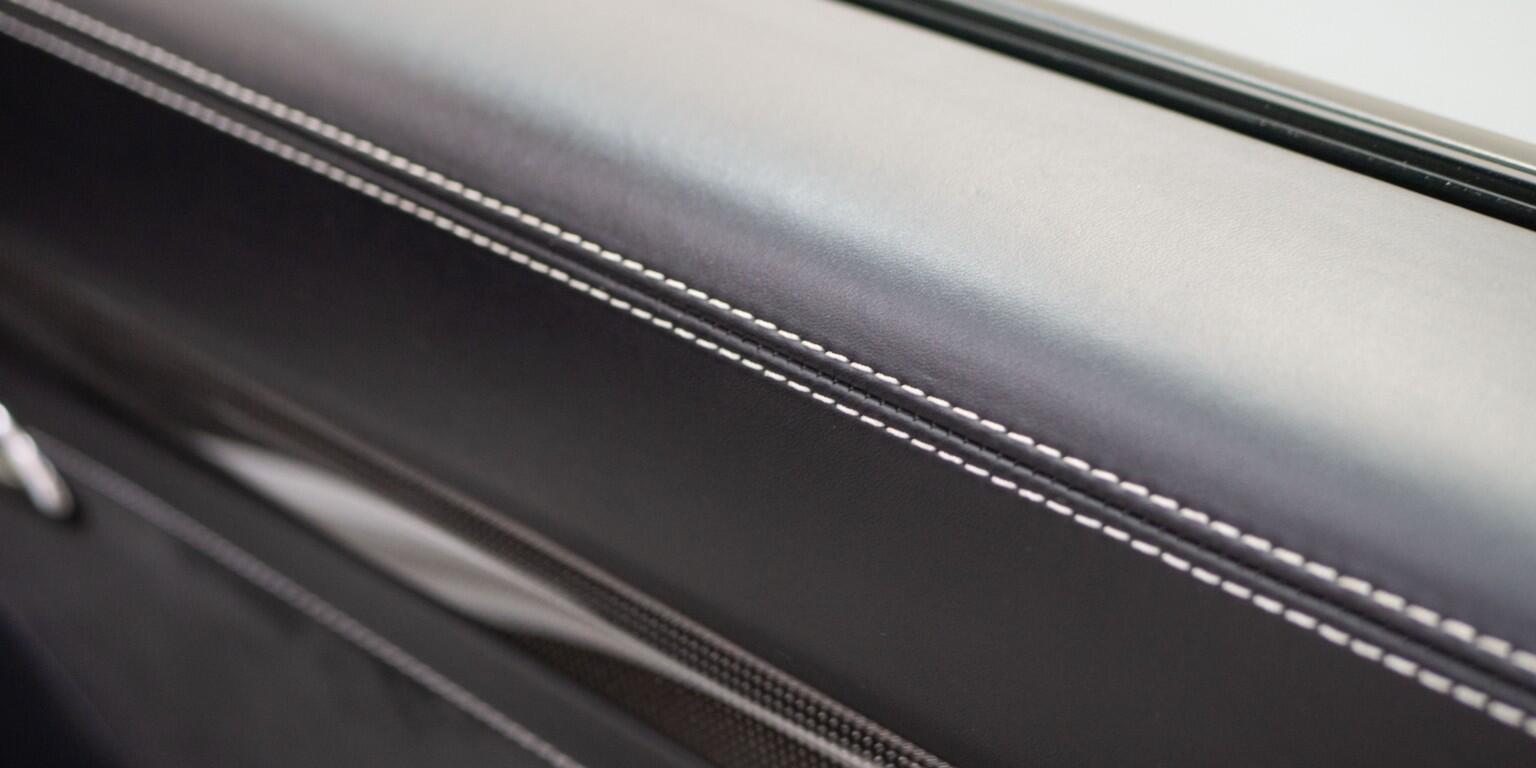 Porsche 911 view 27