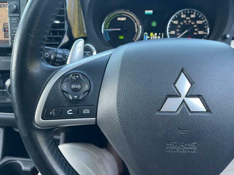 2014 Mitsubishi Outlander image 64