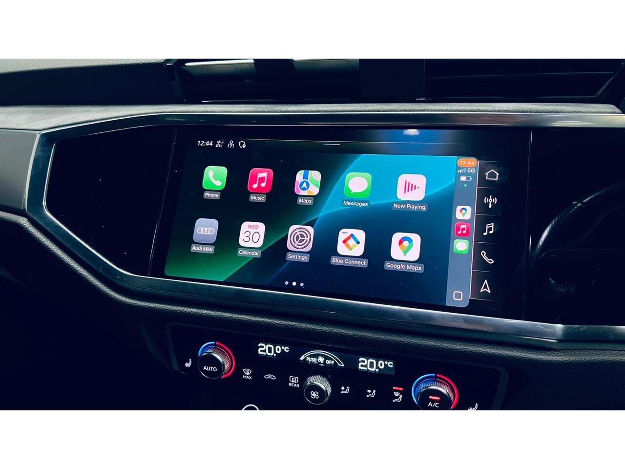 Audi Q3 view 22