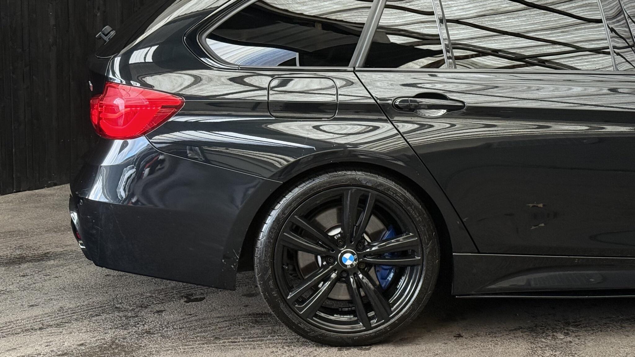 BMW 3 Series view 14