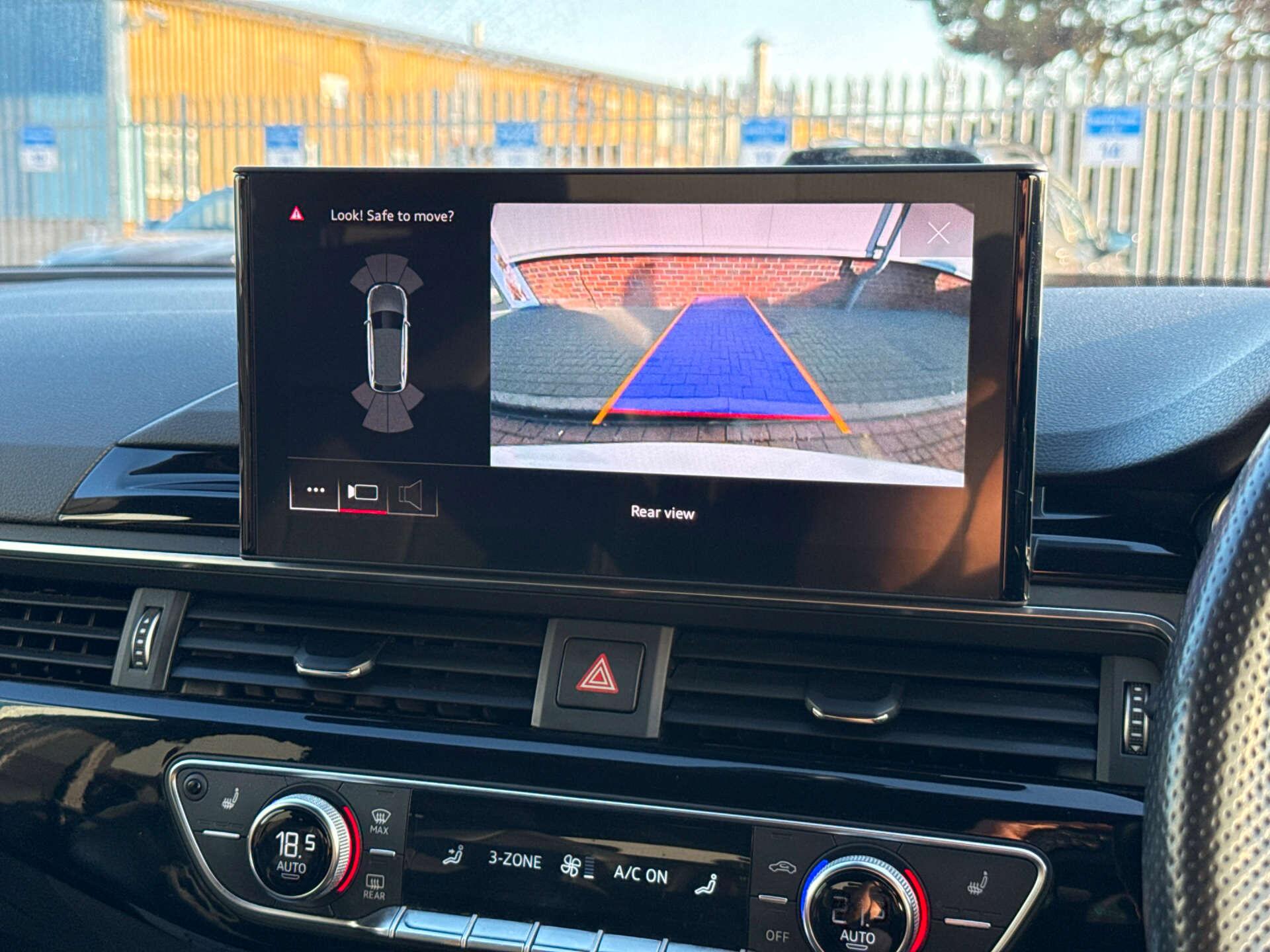 Audi A4 Avant view 61