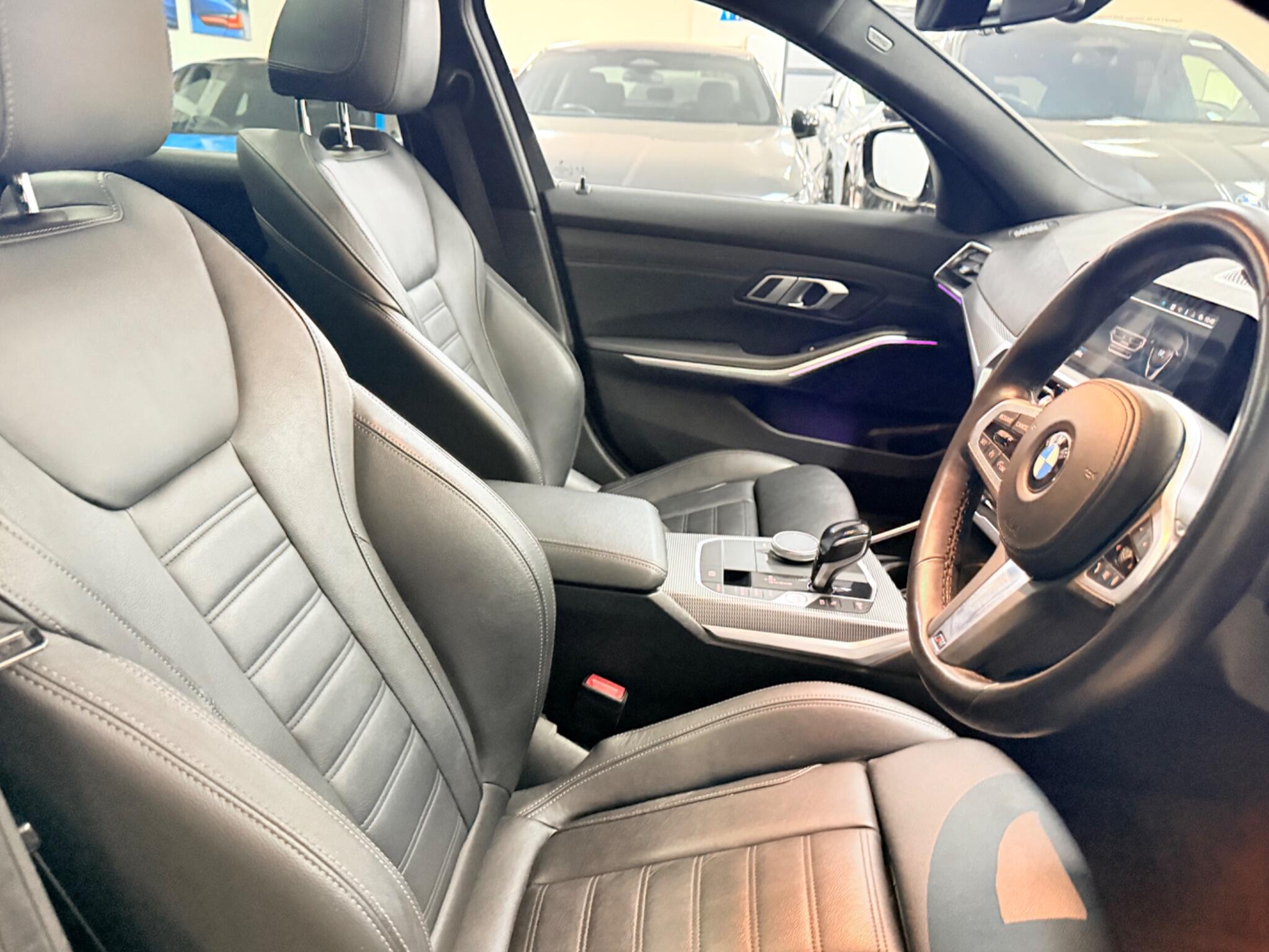 BMW 3 Series view 40